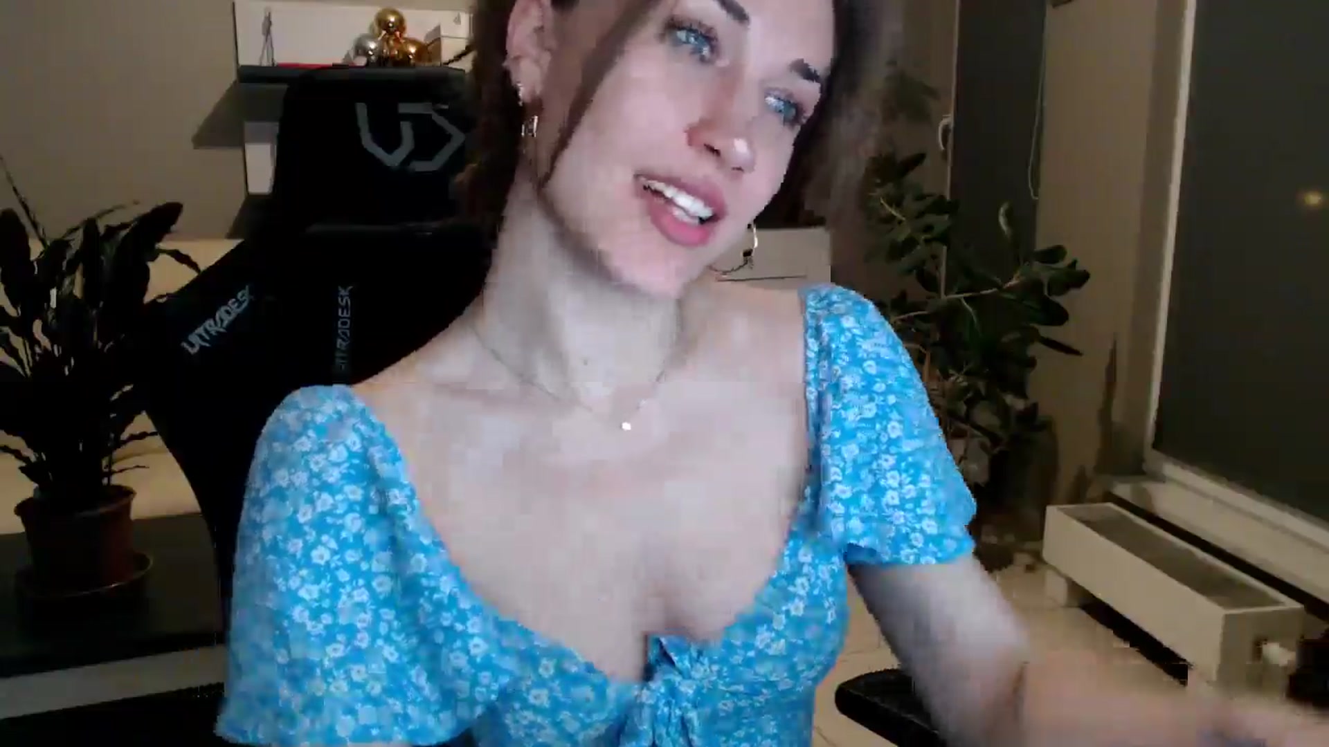 Gallery image thumbnail from GalaxyAnisia's myfreecams stream on, 04/09/2025, 20:44 image 9 of 20