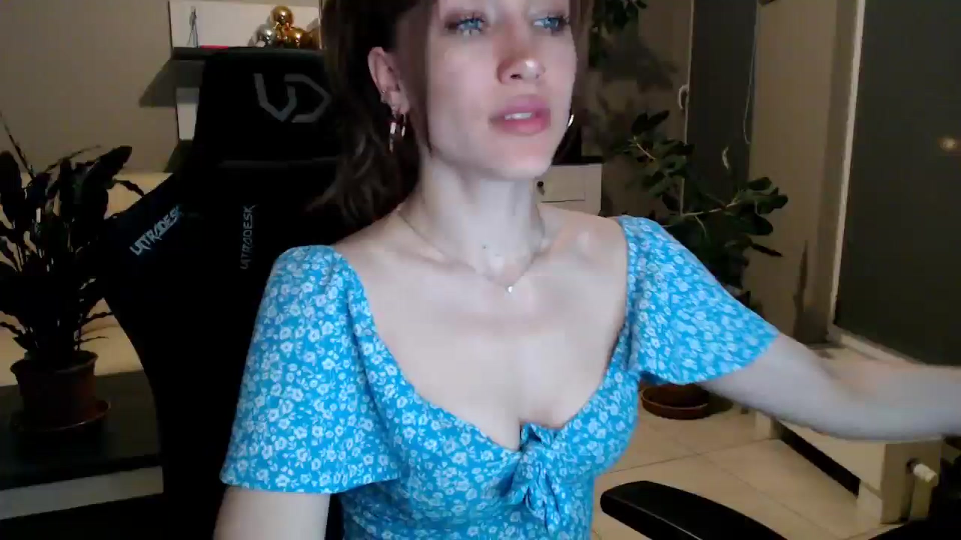 Gallery image thumbnail from GalaxyAnisia's myfreecams stream on, 04/09/2025, 20:44 image 10 of 20