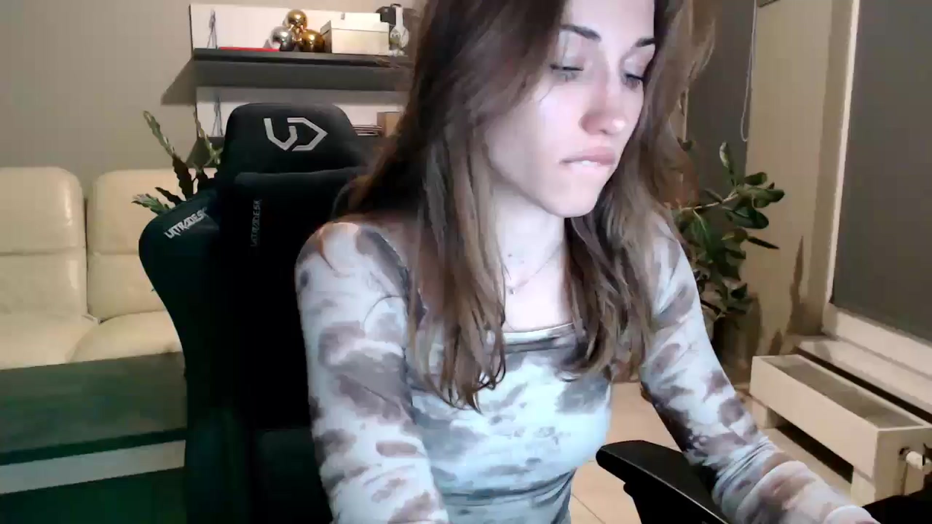 Gallery image thumbnail from GalaxyAnisia's myfreecams stream on, 04/13/2025, 24:16 image 15 of 20