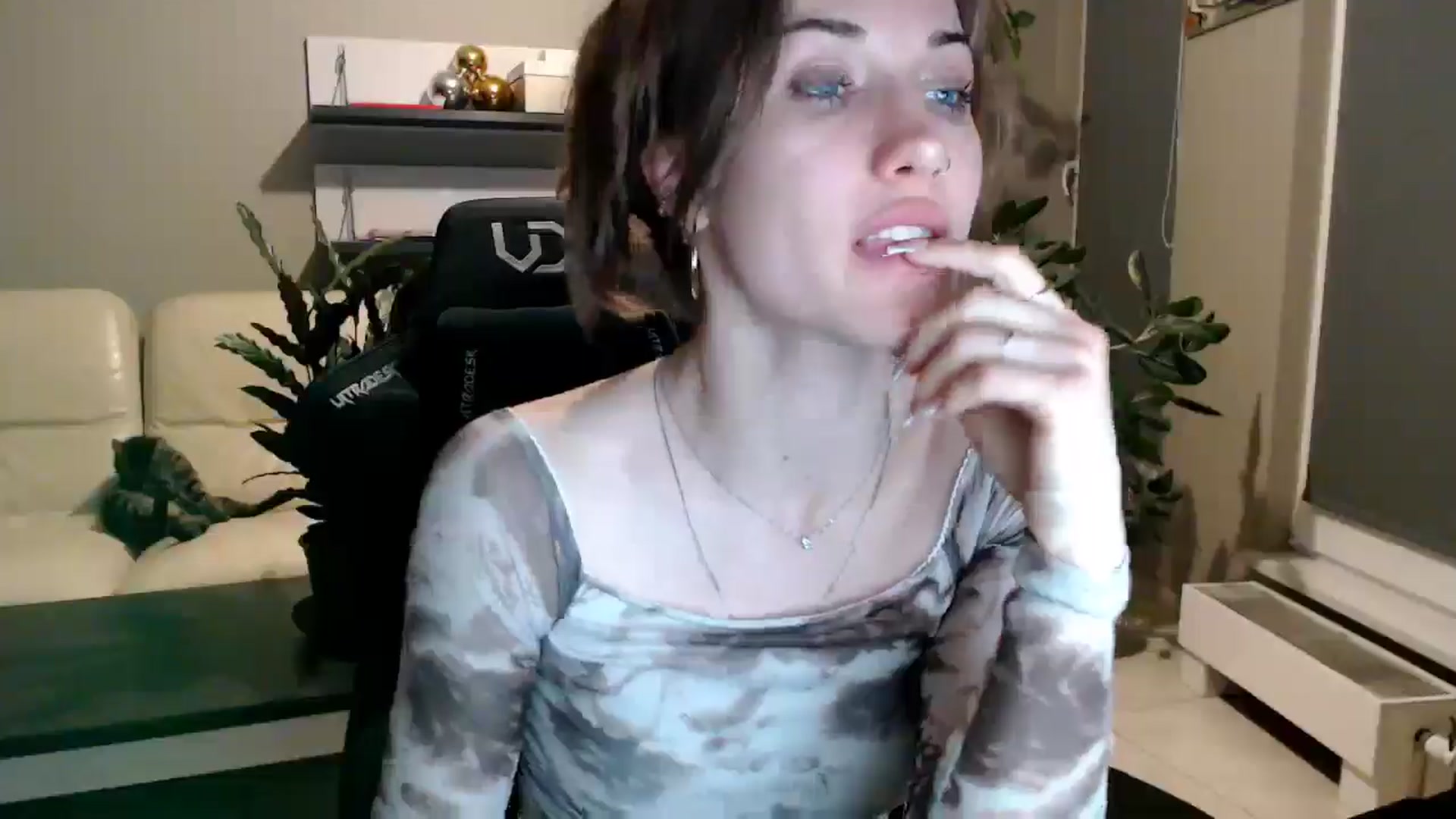 Gallery image thumbnail from GalaxyAnisia's myfreecams stream on, 04/13/2025, 24:16 image 2 of 20
