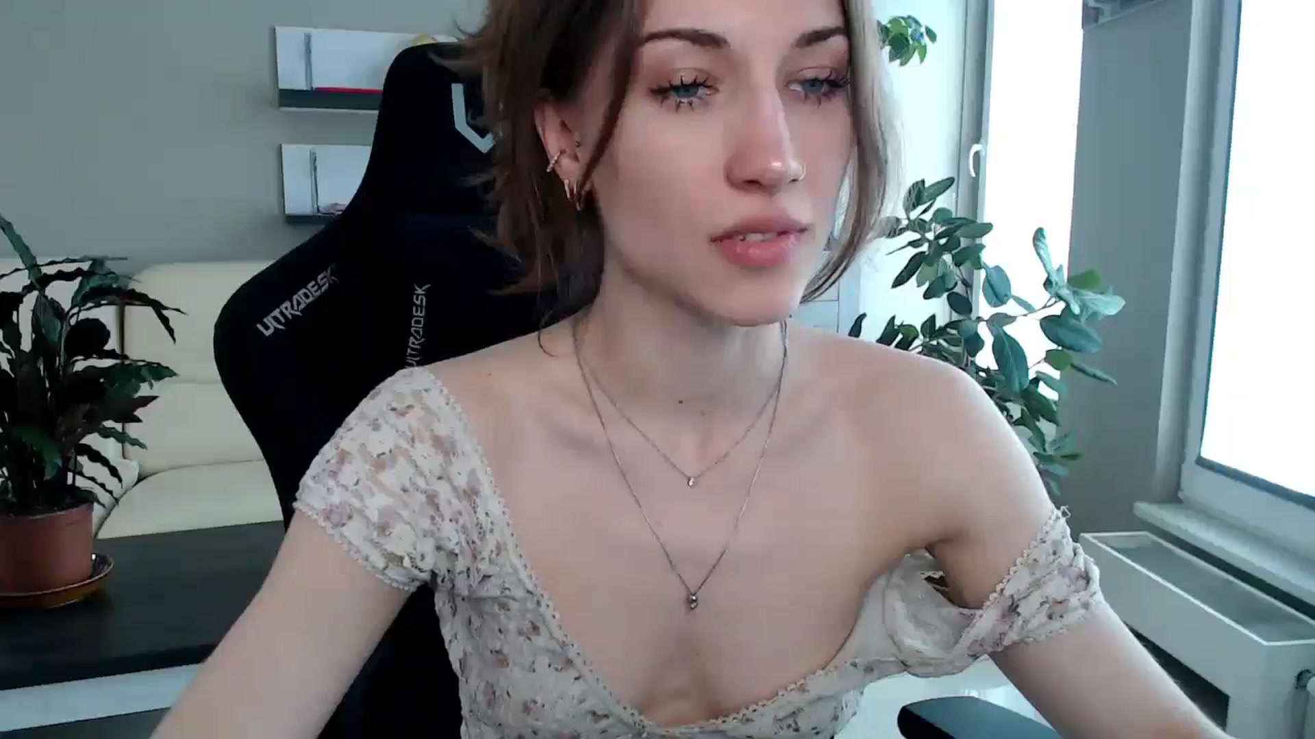 Gallery image thumbnail from GalaxyAnisia's myfreecams stream on, 04/14/2025, 11:55 image 10 of 20