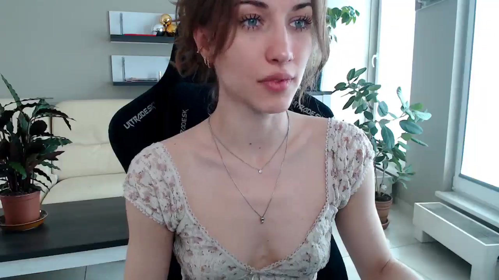 Gallery image thumbnail from GalaxyAnisia's myfreecams stream on, 04/14/2025, 11:55 image 2 of 20