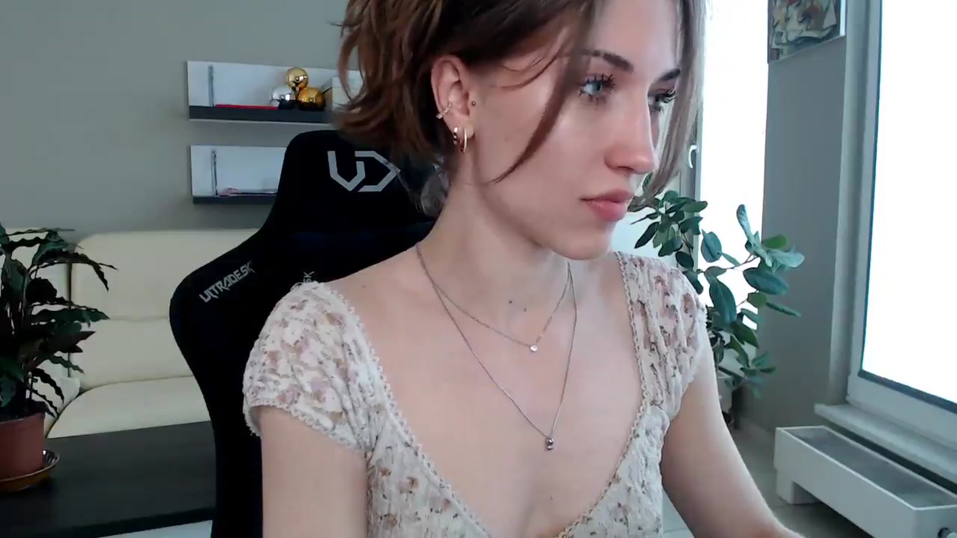 Gallery image thumbnail from GalaxyAnisia's myfreecams stream on, 04/14/2025, 12:24 image 12 of 20