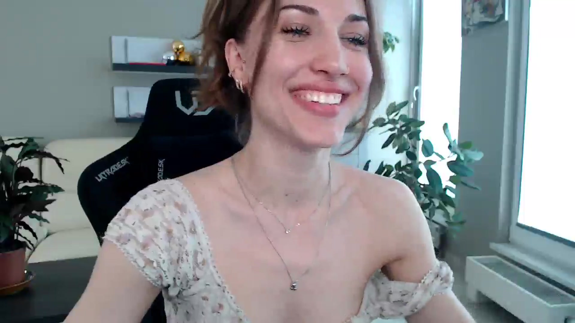 Gallery image thumbnail from GalaxyAnisia's myfreecams stream on, 04/14/2025, 12:24 image 3 of 20