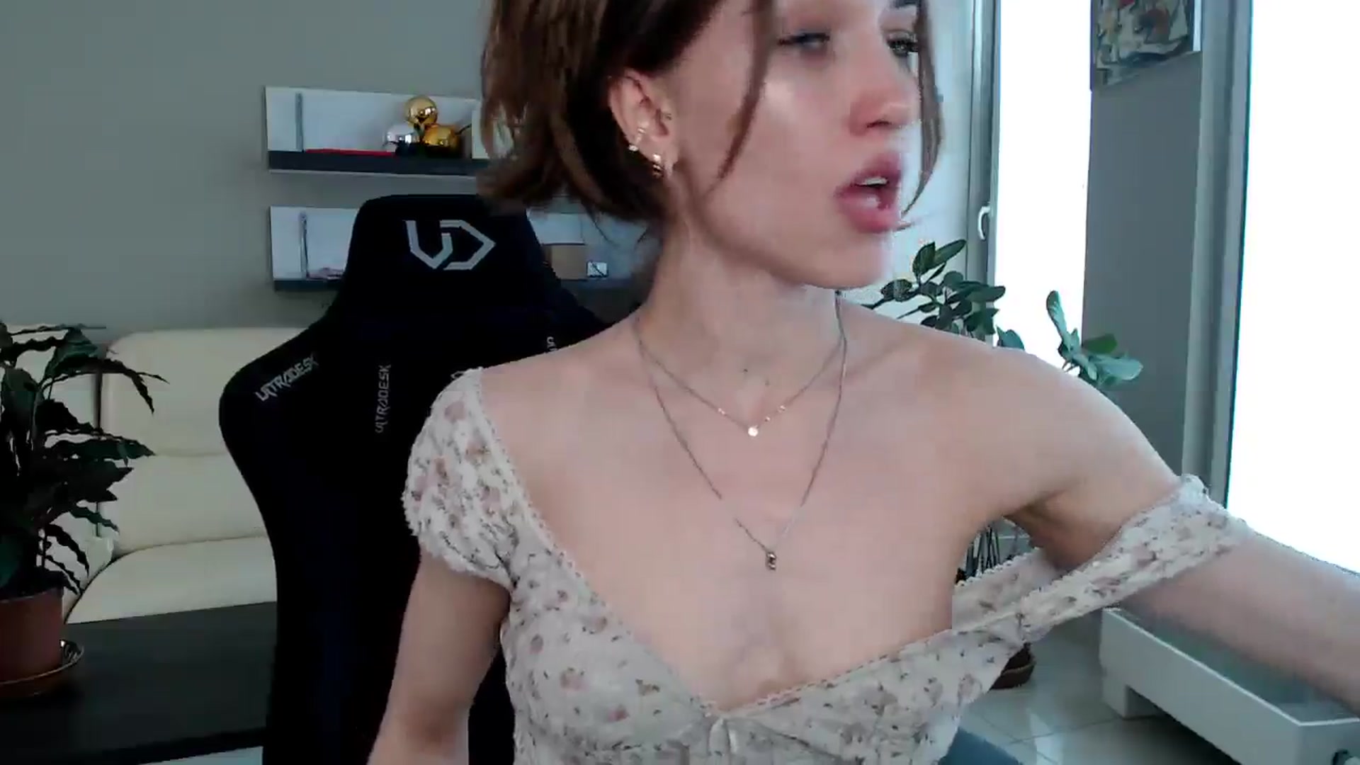 Gallery image thumbnail from GalaxyAnisia's myfreecams stream on, 04/14/2025, 12:47 image 12 of 20