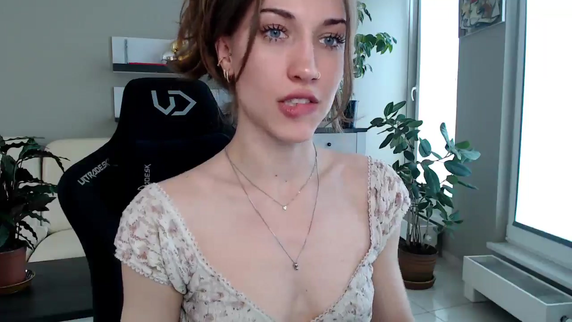 Gallery image thumbnail from GalaxyAnisia's myfreecams stream on, 04/14/2025, 12:47 image 9 of 20