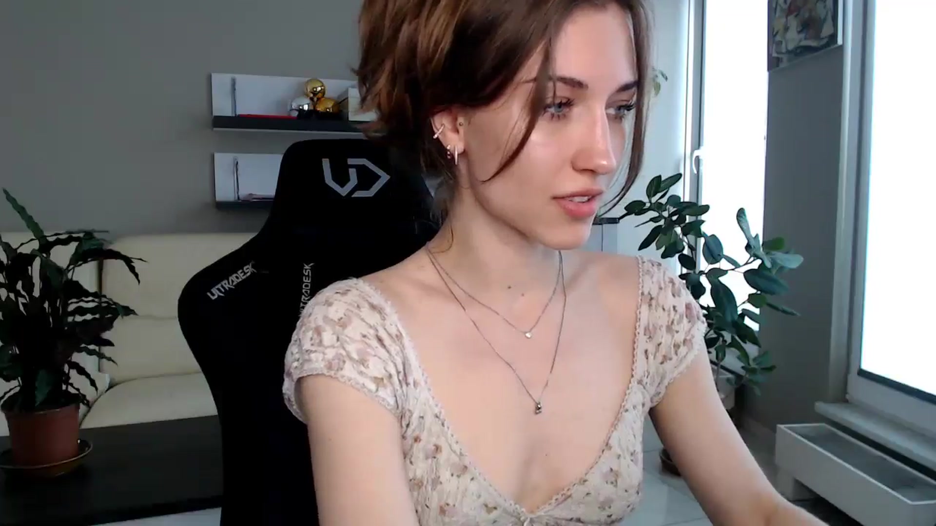 Gallery image thumbnail from GalaxyAnisia's myfreecams stream on, 04/14/2025, 13:36 image 20 of 20