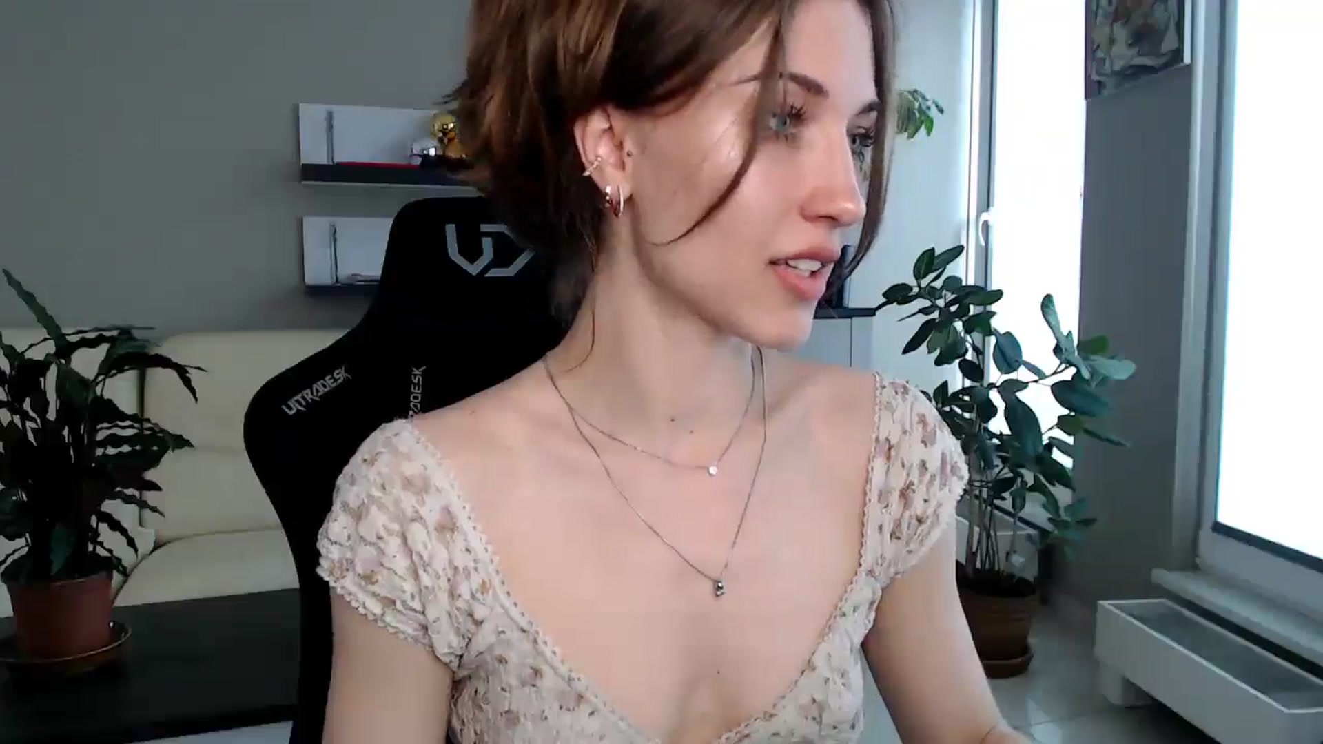 Gallery image thumbnail from GalaxyAnisia's myfreecams stream on, 04/14/2025, 13:36 image 14 of 20