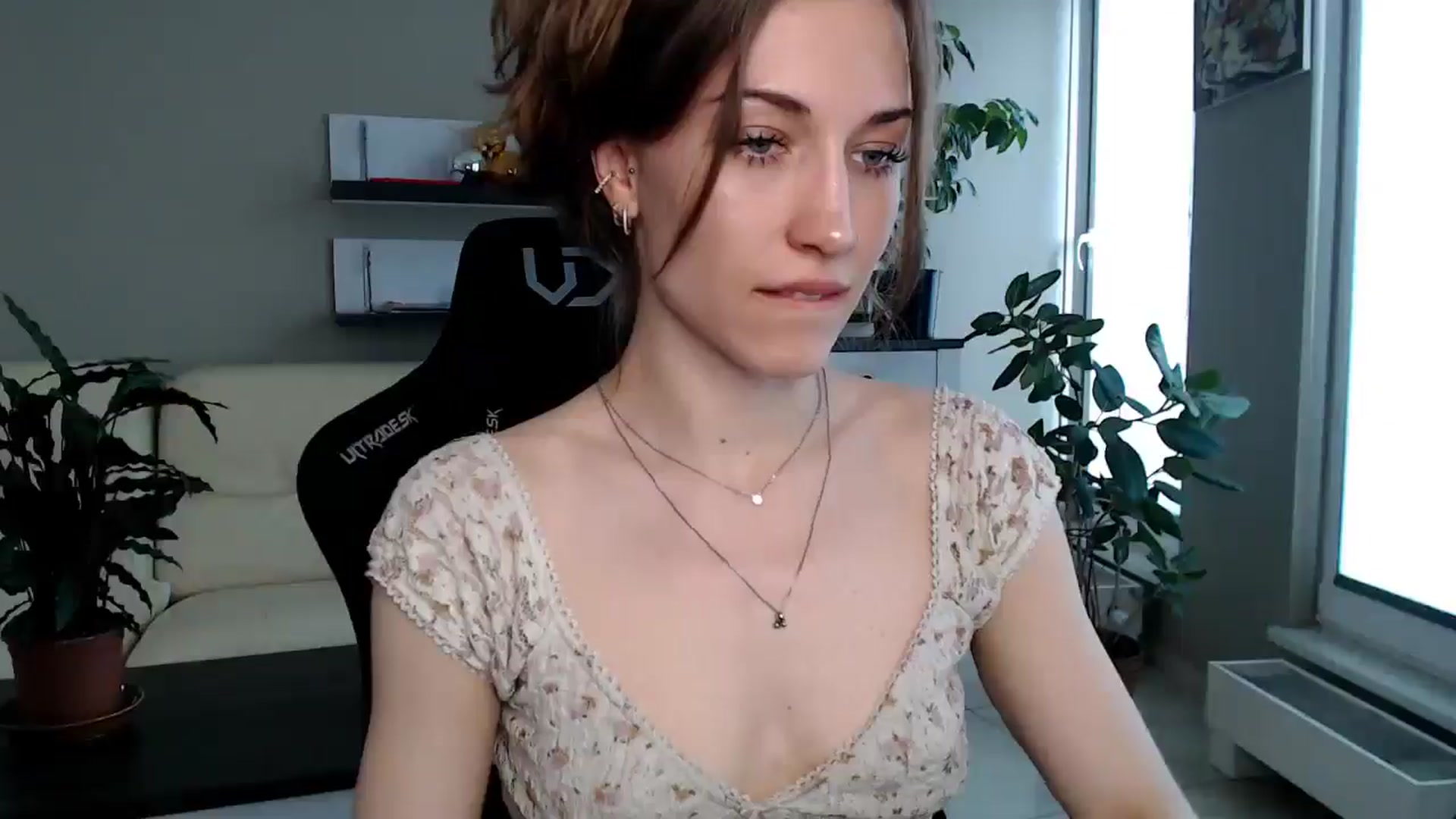 Gallery image thumbnail from GalaxyAnisia's myfreecams stream on, 04/14/2025, 13:36 image 18 of 20