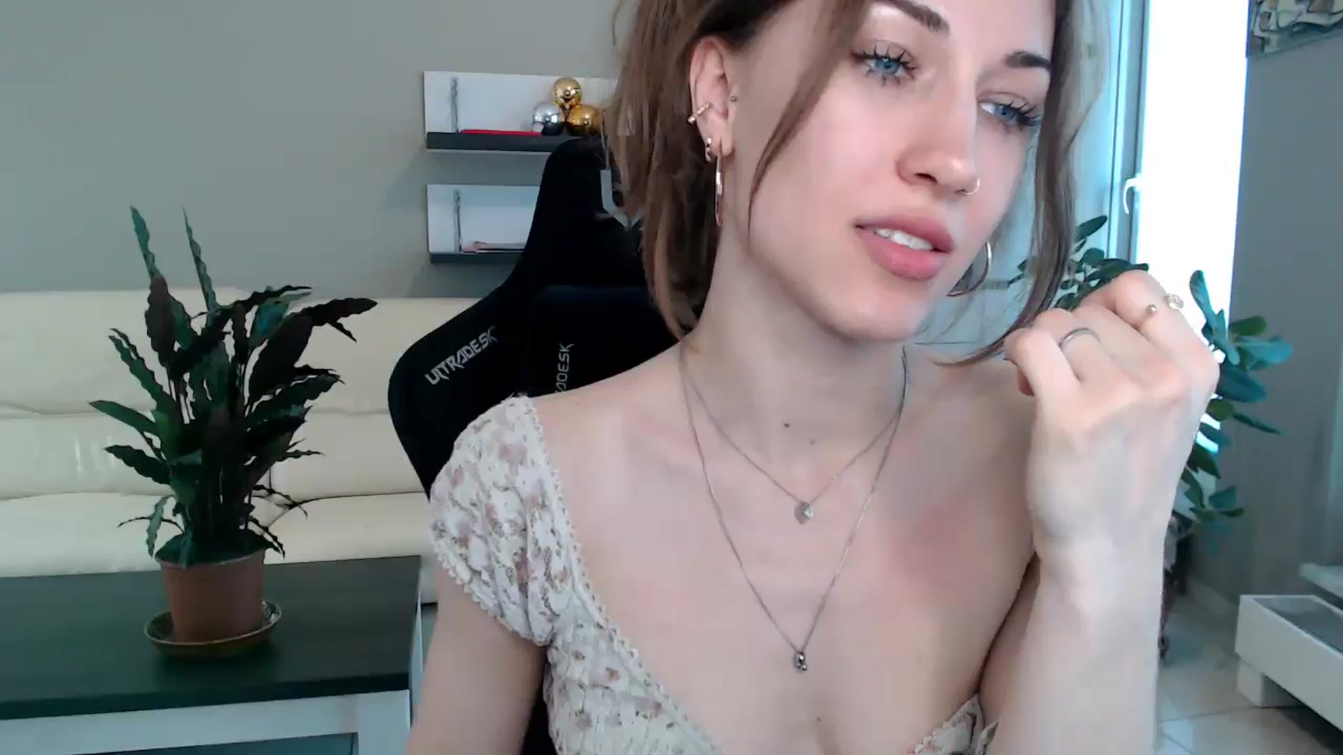Gallery image thumbnail from GalaxyAnisia's myfreecams stream on, 04/16/2025, 14:04 image 20 of 20