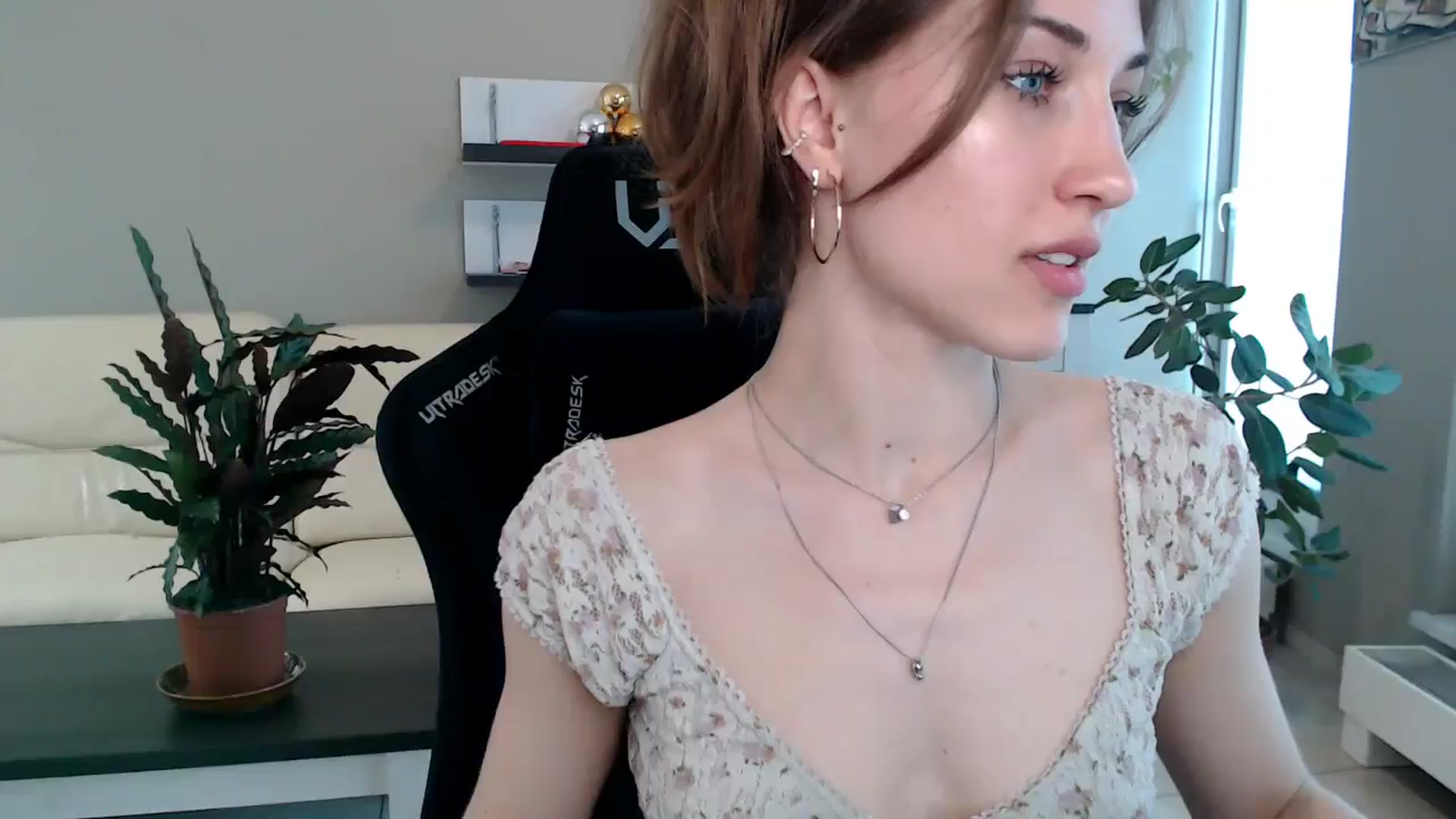 Gallery image thumbnail from GalaxyAnisia's myfreecams stream on, 04/16/2025, 14:04 image 12 of 20