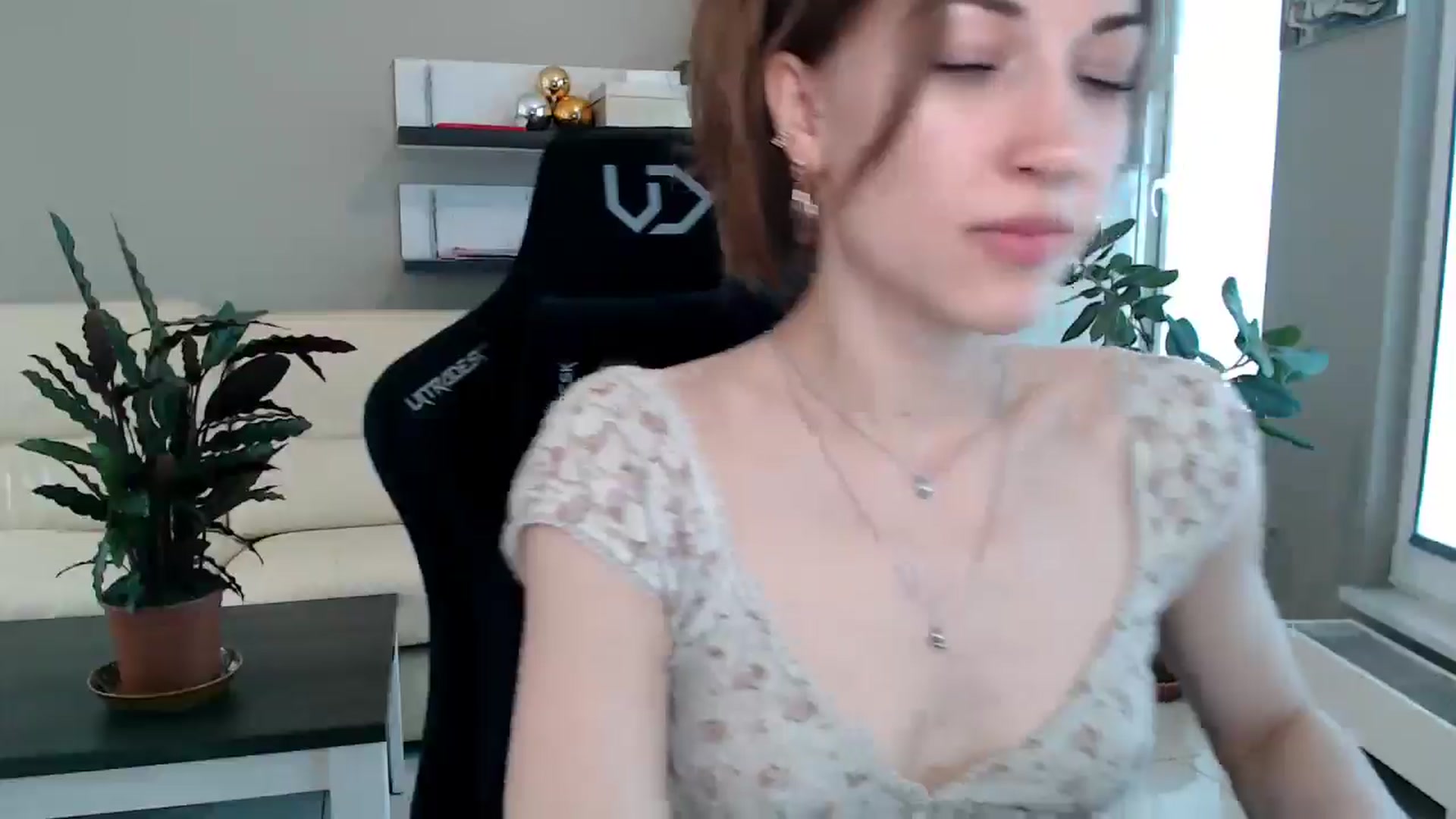 Gallery image thumbnail from GalaxyAnisia's myfreecams stream on, 04/16/2025, 14:04 image 11 of 20