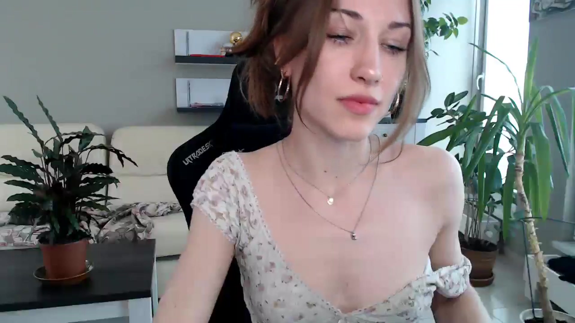 Gallery image thumbnail from GalaxyAnisia's myfreecams stream on, 04/21/2025, 13:33 image 2 of 20