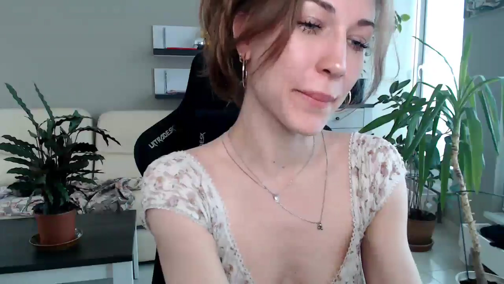 Gallery image thumbnail from GalaxyAnisia's myfreecams stream on, 04/21/2025, 13:33 image 19 of 20