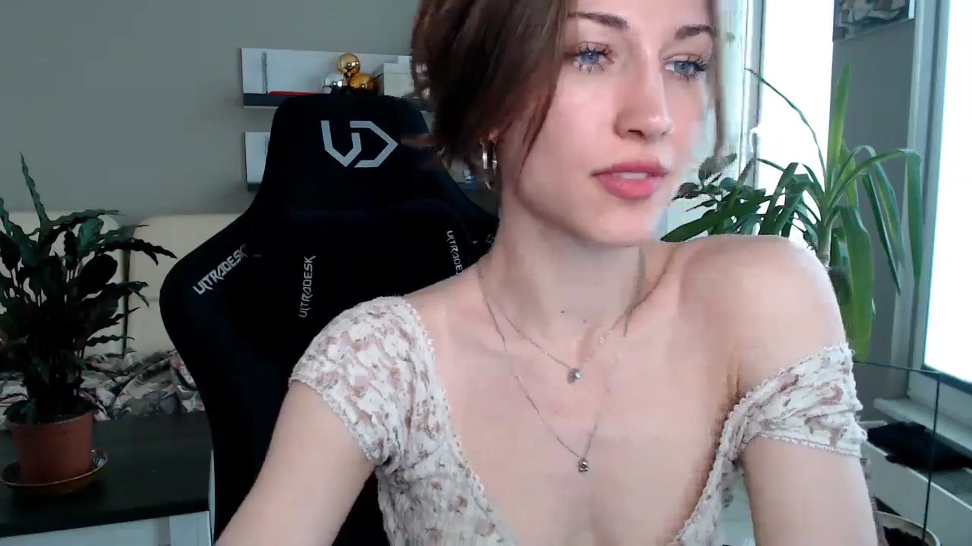 Gallery image thumbnail from GalaxyAnisia's myfreecams stream on, 04/21/2025, 15:04 image 7 of 20