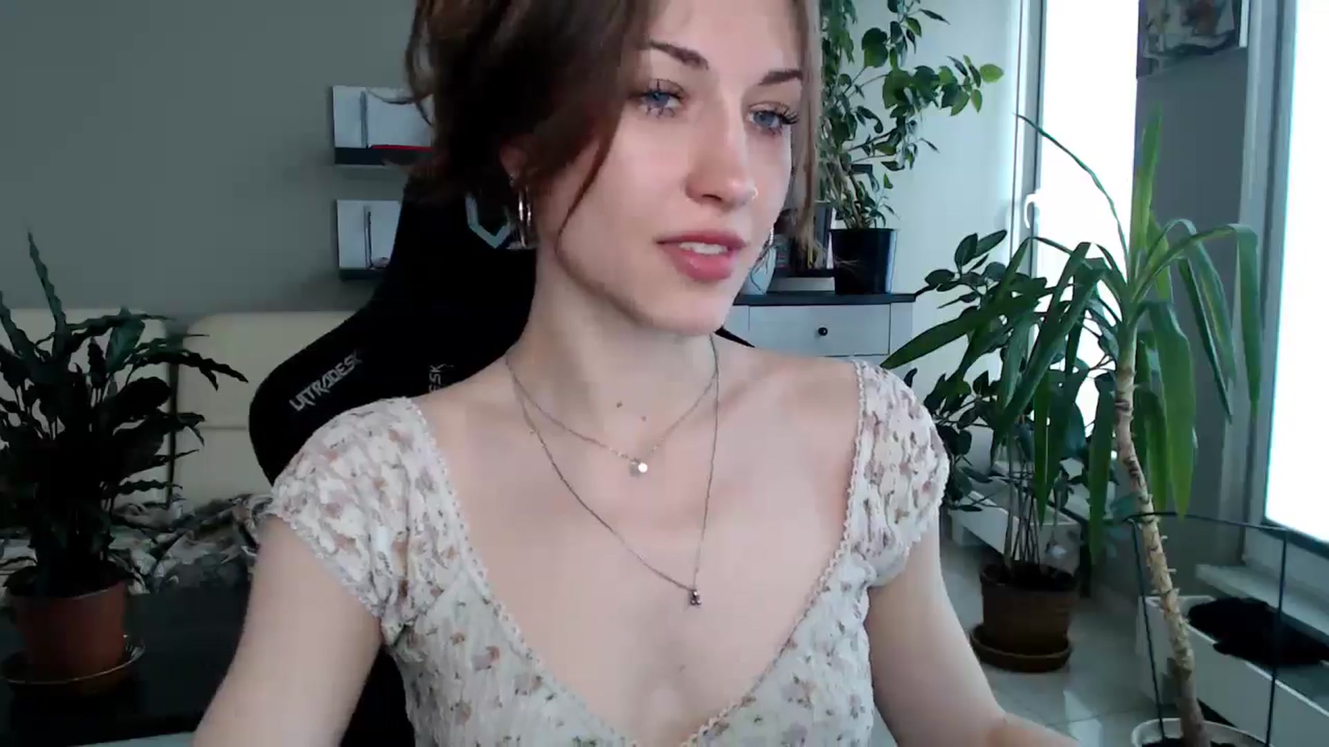 Gallery image thumbnail from GalaxyAnisia's myfreecams stream on, 04/21/2025, 15:04 image 2 of 20