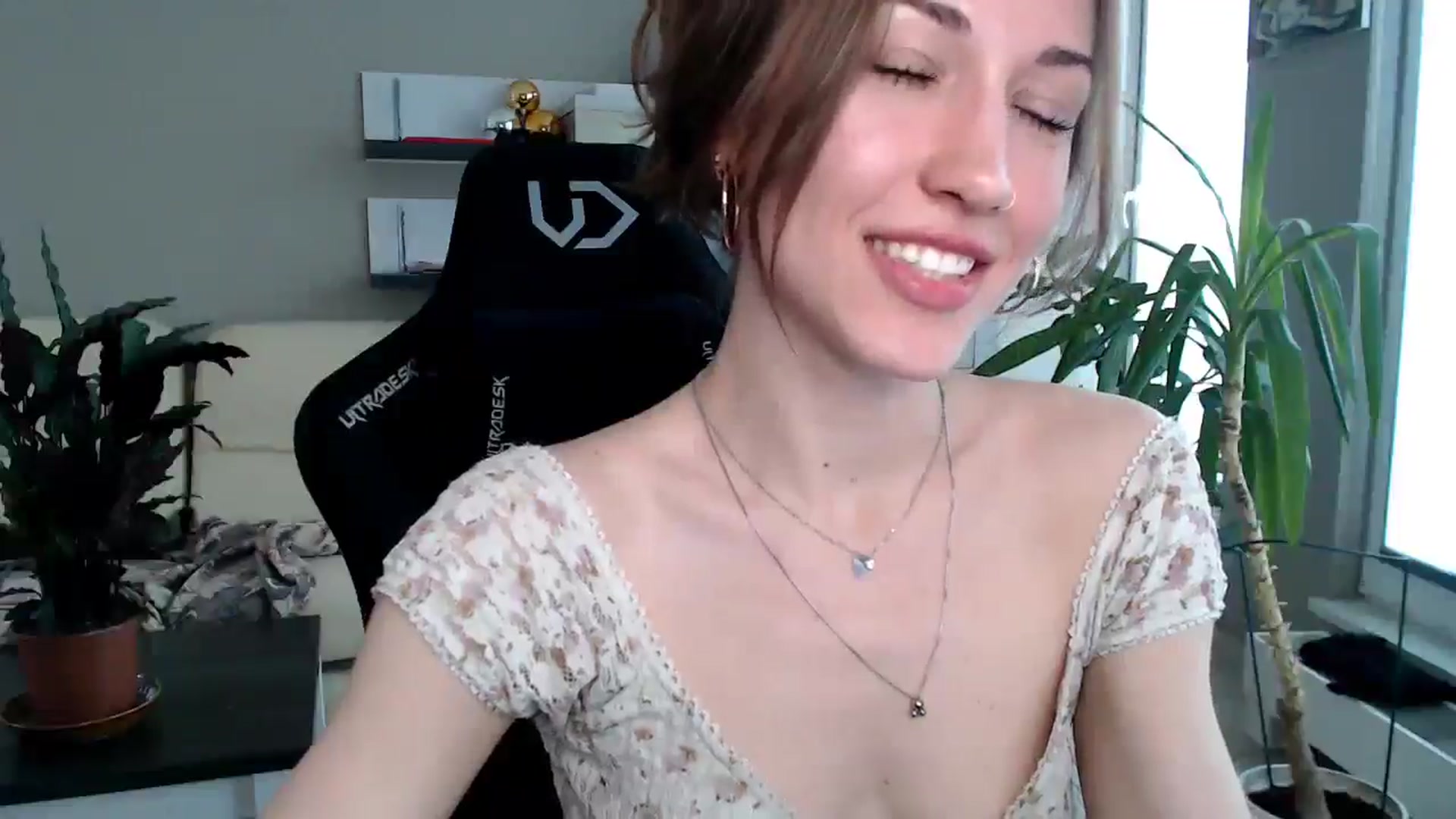 Gallery image thumbnail from GalaxyAnisia's myfreecams stream on, 04/21/2025, 15:04 image 19 of 20
