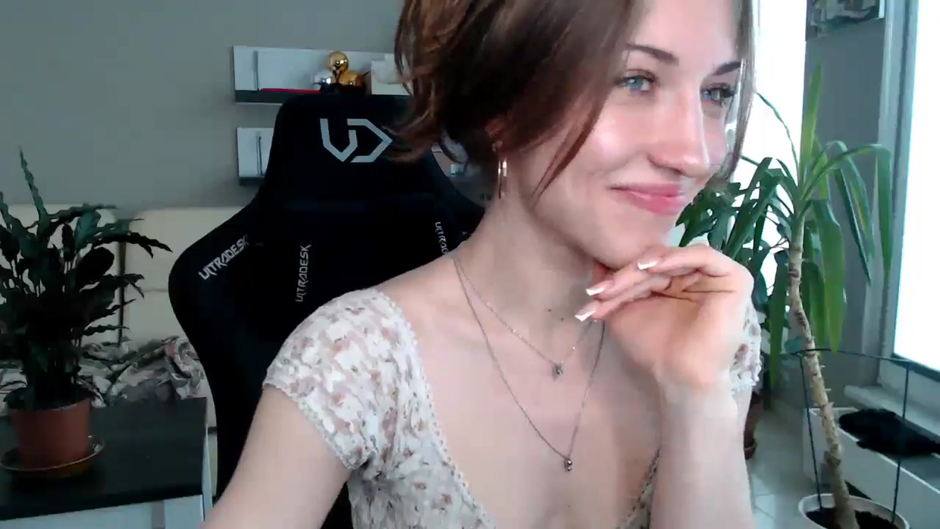 Gallery image thumbnail from GalaxyAnisia's myfreecams stream on, 04/21/2025, 15:04 image 6 of 20