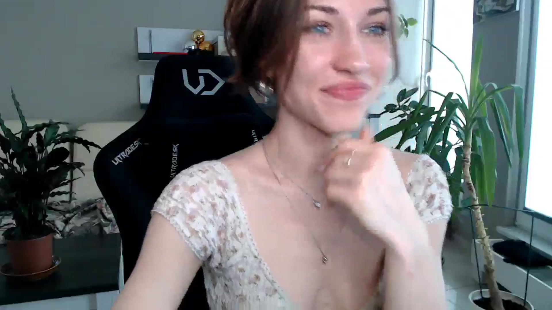Gallery image thumbnail from GalaxyAnisia's myfreecams stream on, 04/21/2025, 15:04 image 4 of 20