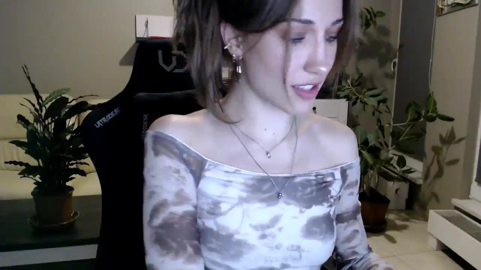 Gallery image thumbnail from GalaxyAnisia's myfreecams stream on, 04/26/2025, 21:49 image 9 of 20