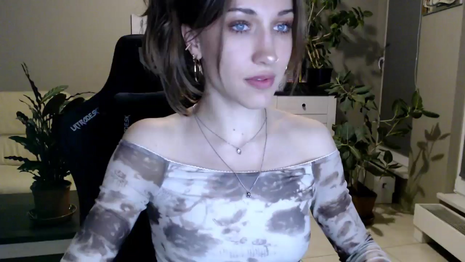 Gallery image thumbnail from GalaxyAnisia's myfreecams stream on, 04/26/2025, 21:49 image 1 of 20