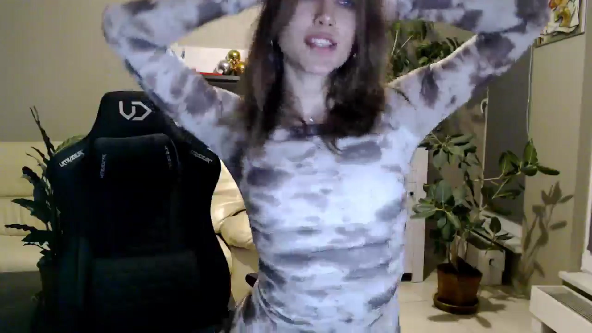 Gallery image thumbnail from GalaxyAnisia's myfreecams stream on, 04/26/2025, 21:49 image 13 of 20
