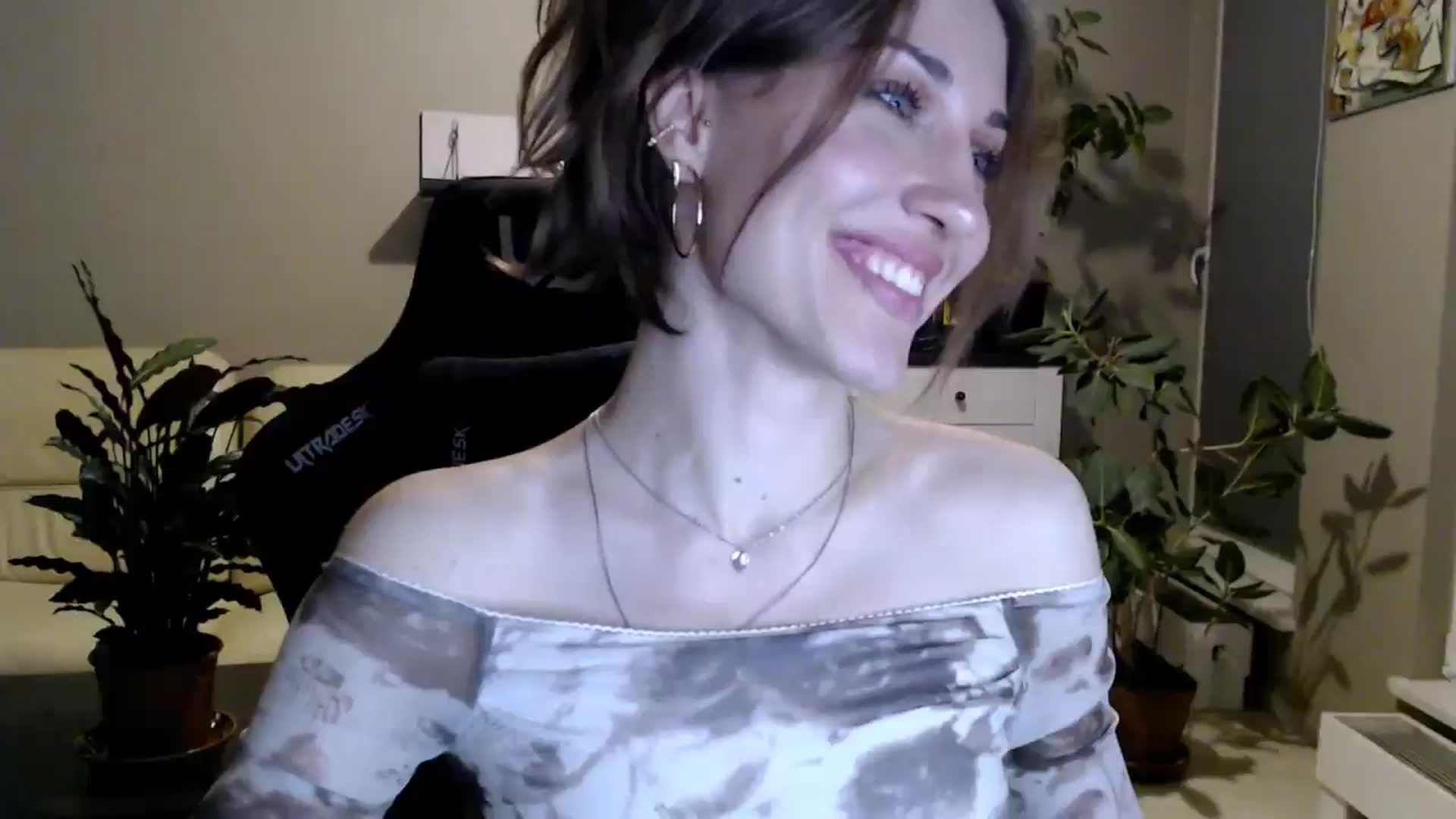 Gallery image thumbnail from GalaxyAnisia's myfreecams stream on, 04/26/2025, 22:30 image 18 of 20