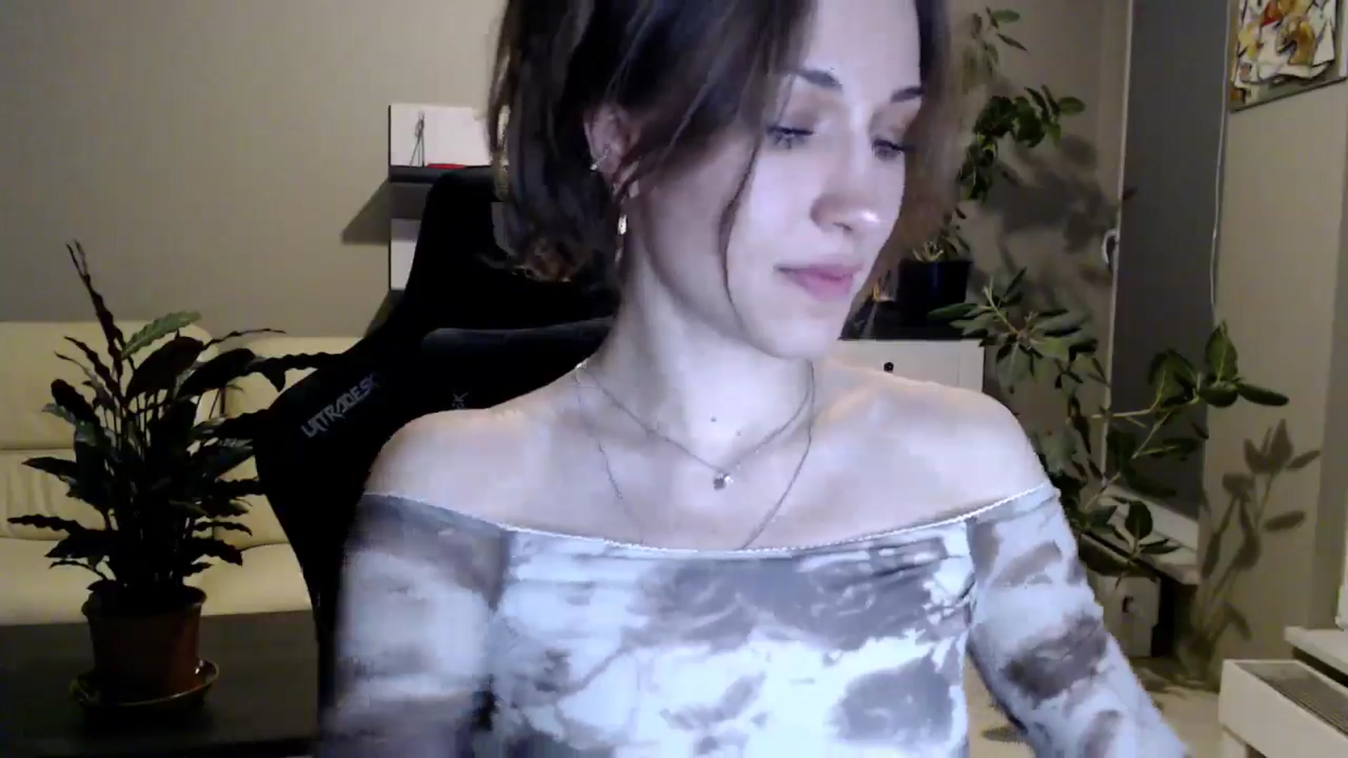 Gallery image thumbnail from GalaxyAnisia's myfreecams stream on, 04/26/2025, 22:30 image 11 of 20