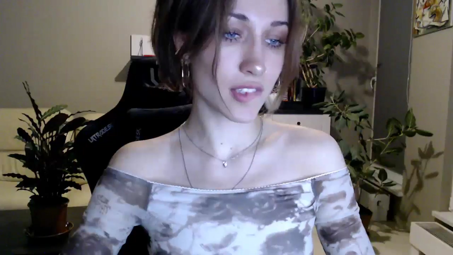 Gallery image thumbnail from GalaxyAnisia's myfreecams stream on, 04/26/2025, 22:30 image 9 of 20