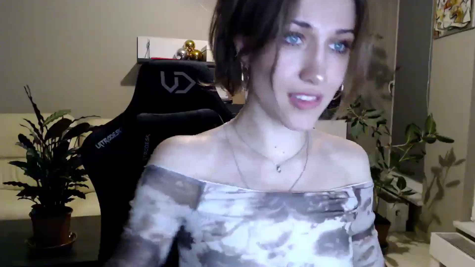 Gallery image thumbnail from GalaxyAnisia's myfreecams stream on, 04/26/2025, 22:30 image 6 of 20