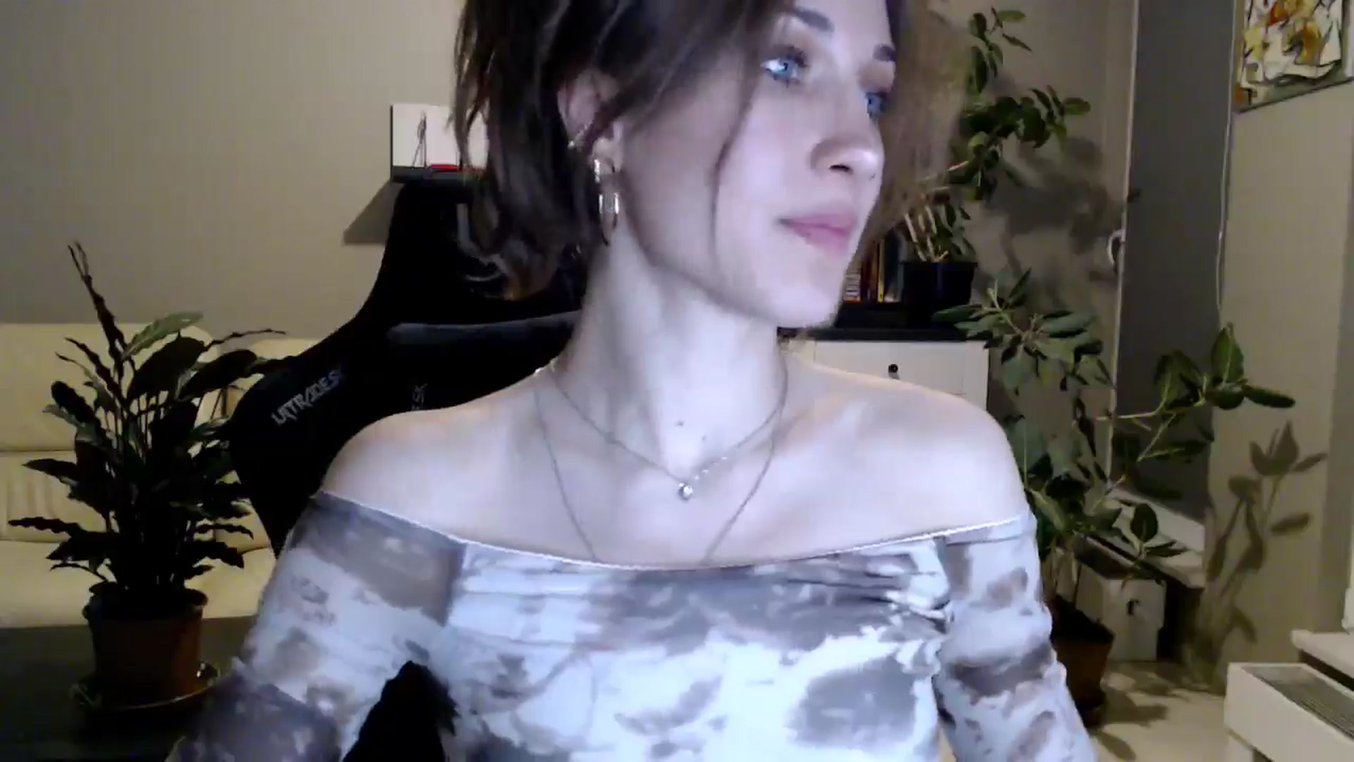 Gallery image thumbnail from GalaxyAnisia's myfreecams stream on, 04/26/2025, 22:30 image 5 of 20