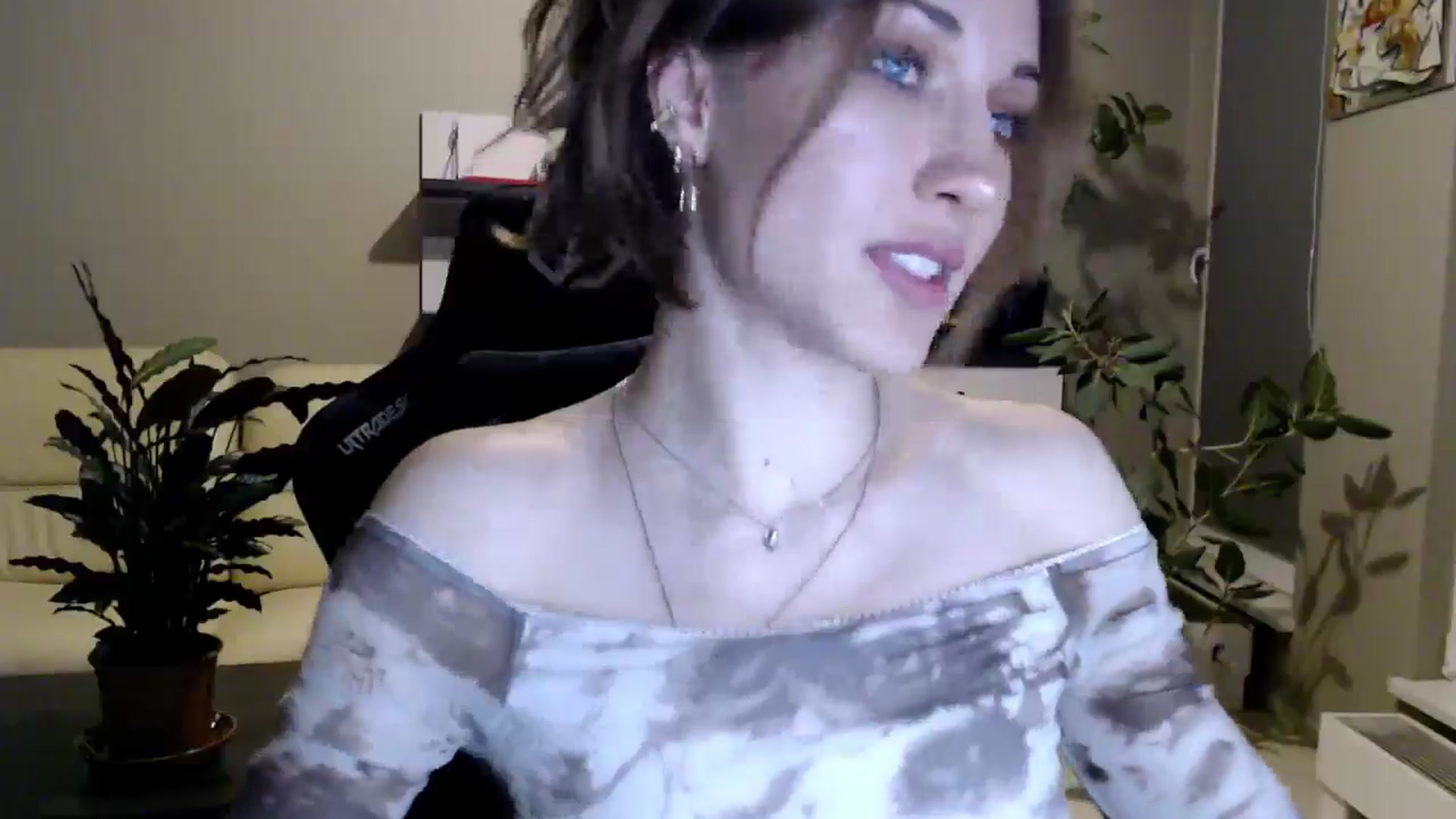 Gallery image thumbnail from GalaxyAnisia's myfreecams stream on, 04/26/2025, 22:30 image 17 of 20