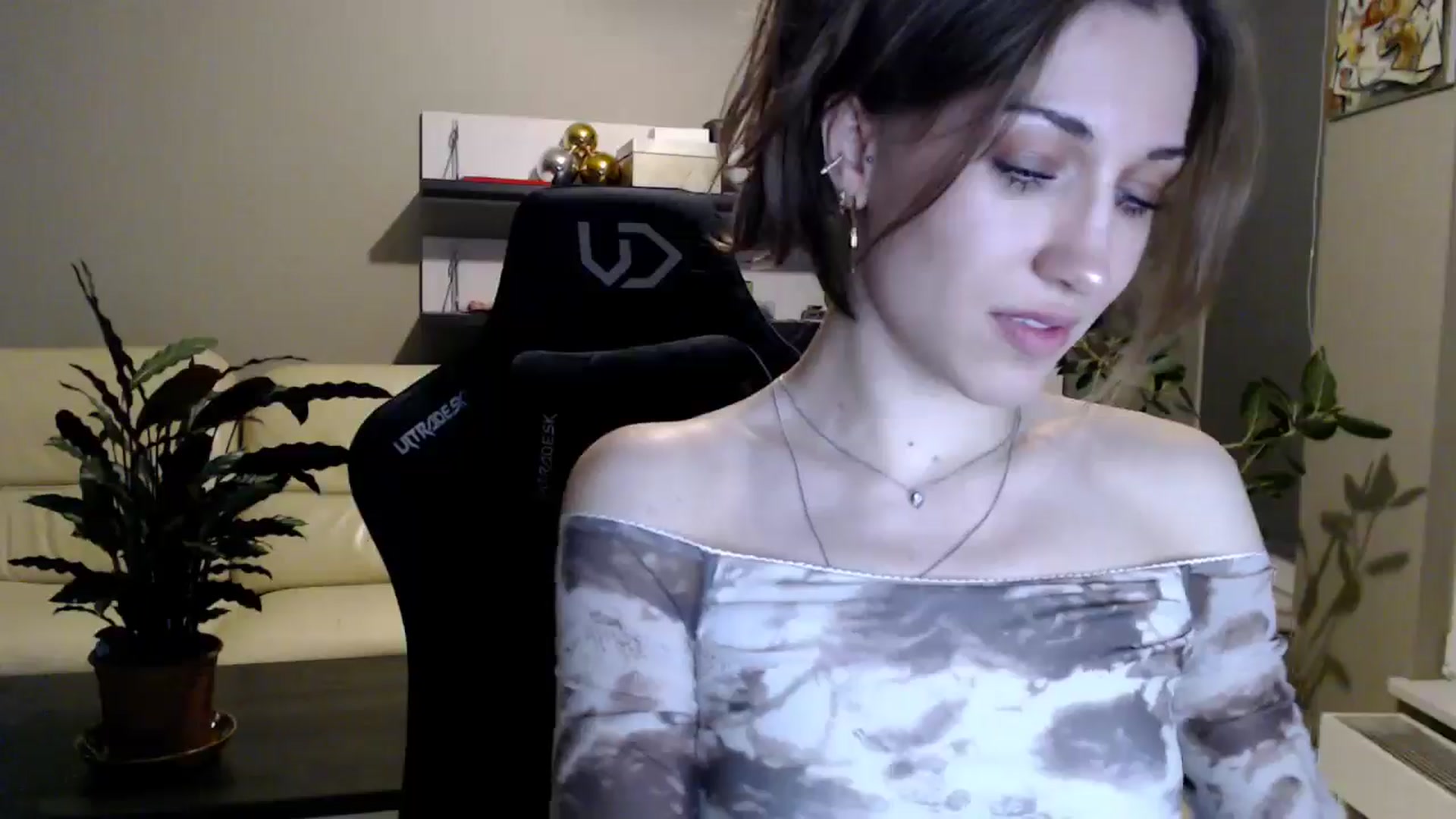 Gallery image thumbnail from GalaxyAnisia's myfreecams stream on, 04/26/2025, 22:30 image 16 of 20