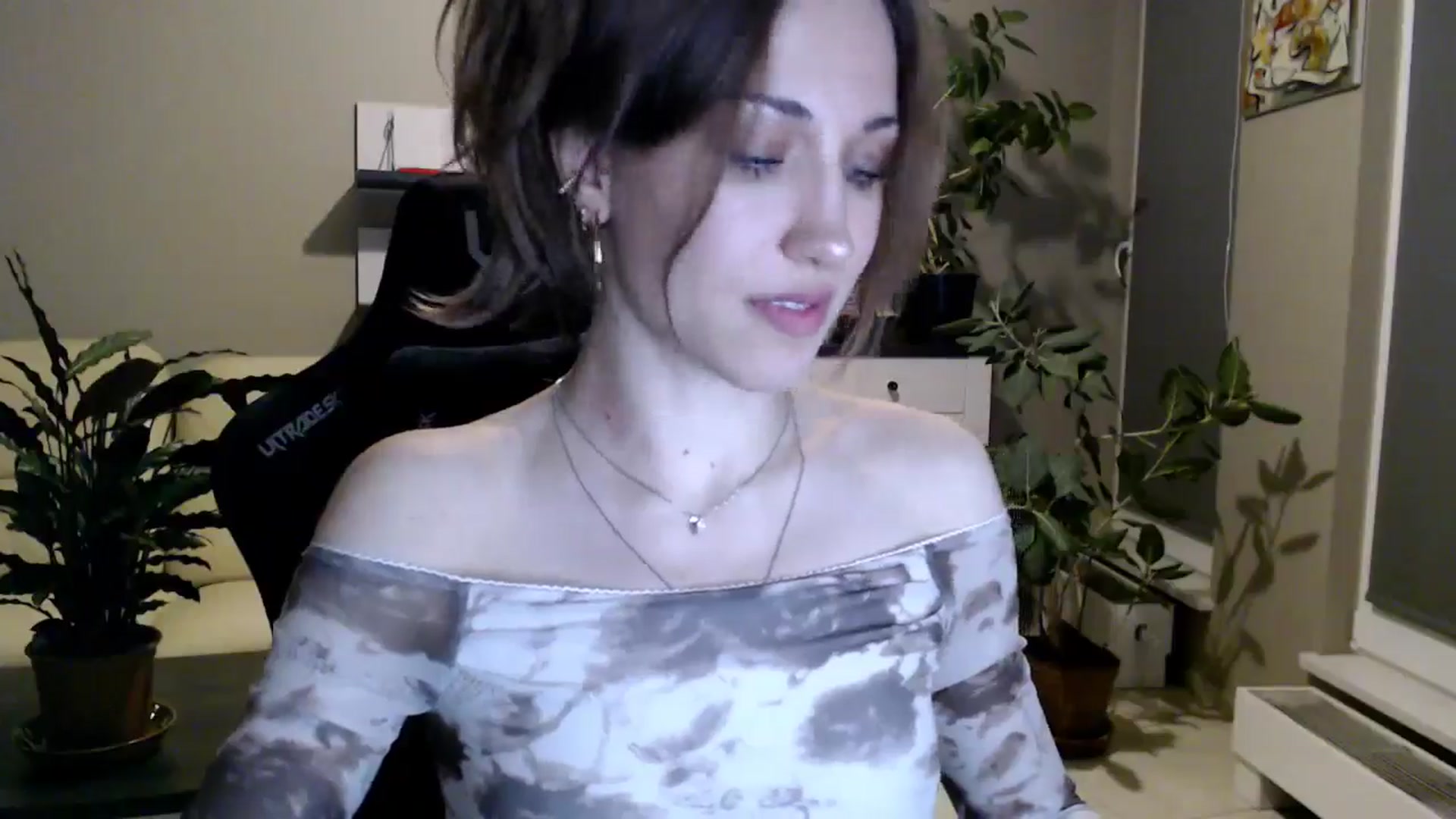 Gallery image thumbnail from GalaxyAnisia's myfreecams stream on, 04/26/2025, 22:59 image 8 of 20