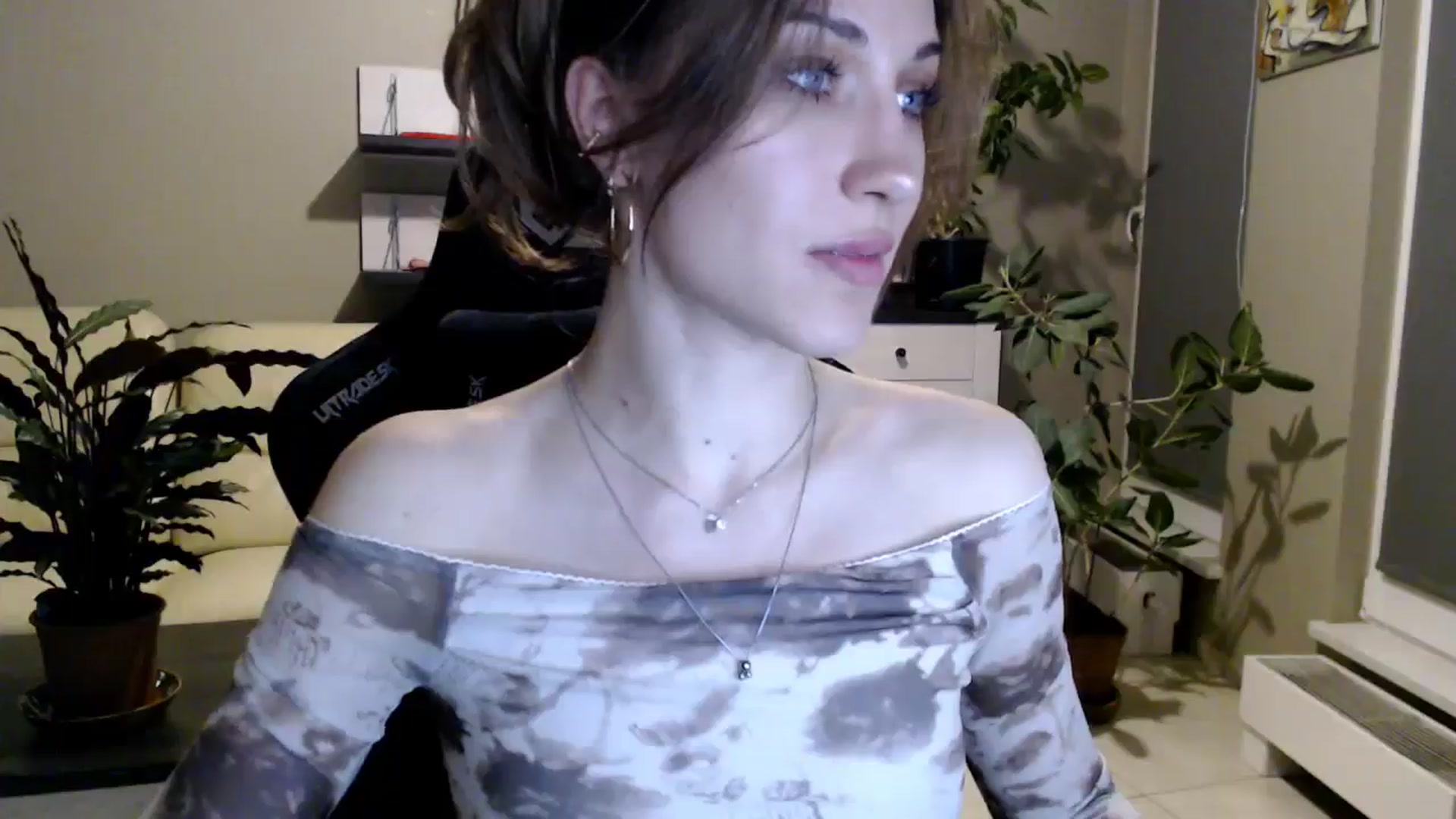 Gallery image thumbnail from GalaxyAnisia's myfreecams stream on, 04/26/2025, 23:38 image 11 of 20