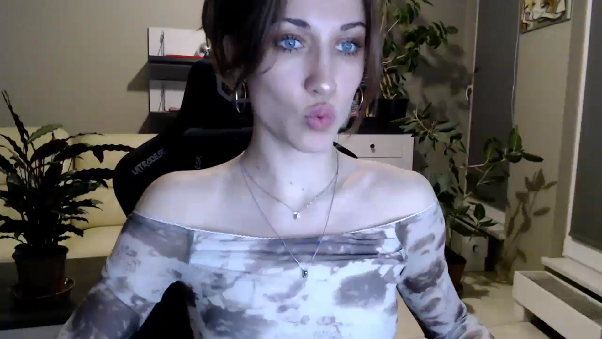 Gallery image thumbnail from GalaxyAnisia's myfreecams stream on, 04/26/2025, 23:38 image 8 of 20