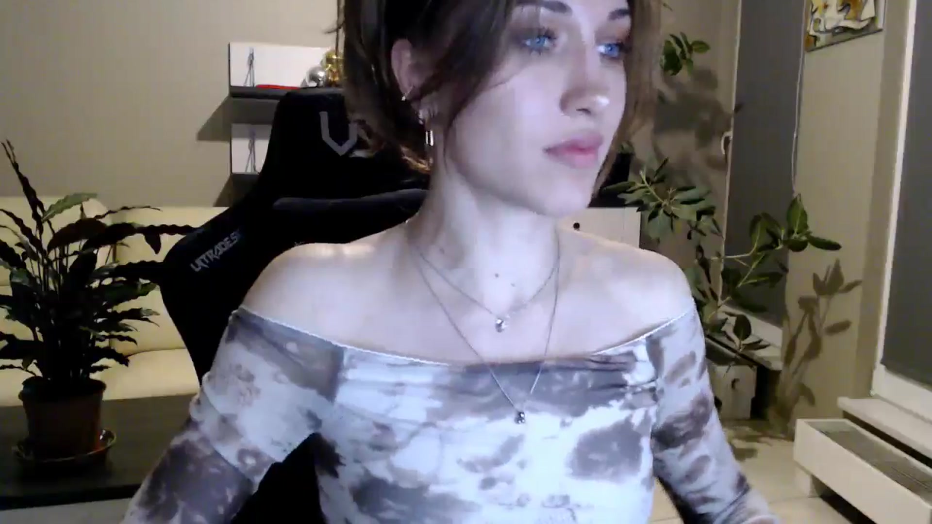 Gallery image thumbnail from GalaxyAnisia's myfreecams stream on, 04/26/2025, 23:38 image 14 of 20