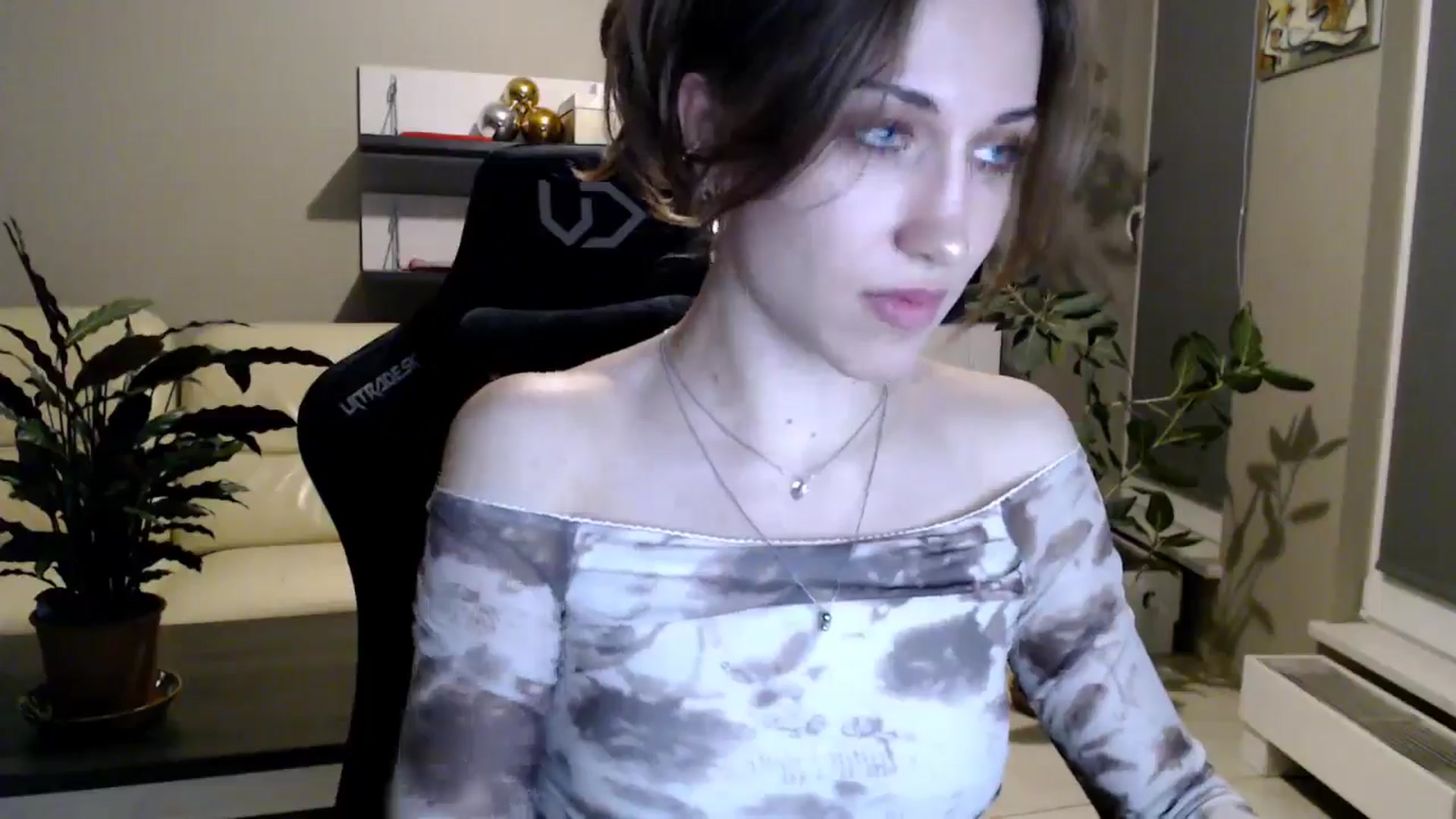 Gallery image thumbnail from GalaxyAnisia's myfreecams stream on, 04/26/2025, 23:38 image 4 of 20