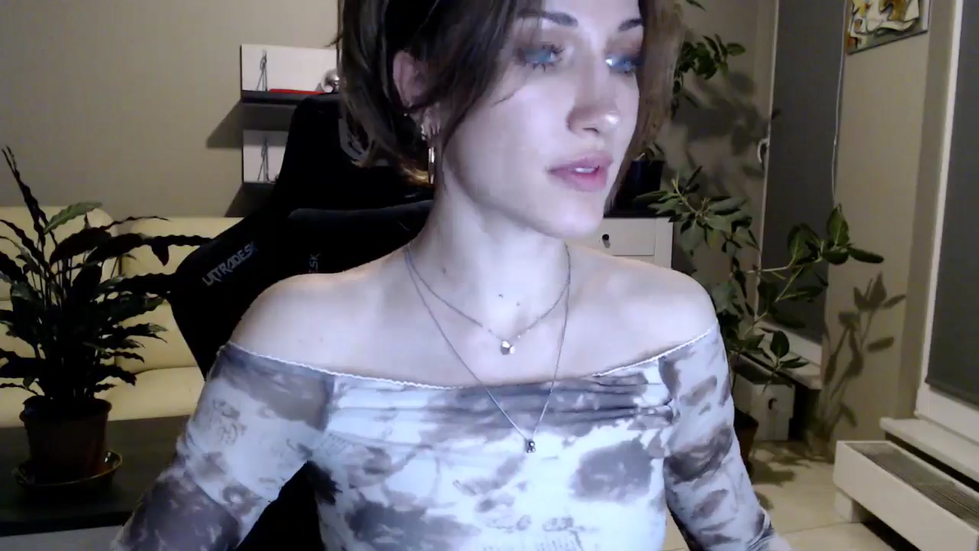 Gallery image thumbnail from GalaxyAnisia's myfreecams stream on, 04/26/2025, 23:38 image 10 of 20