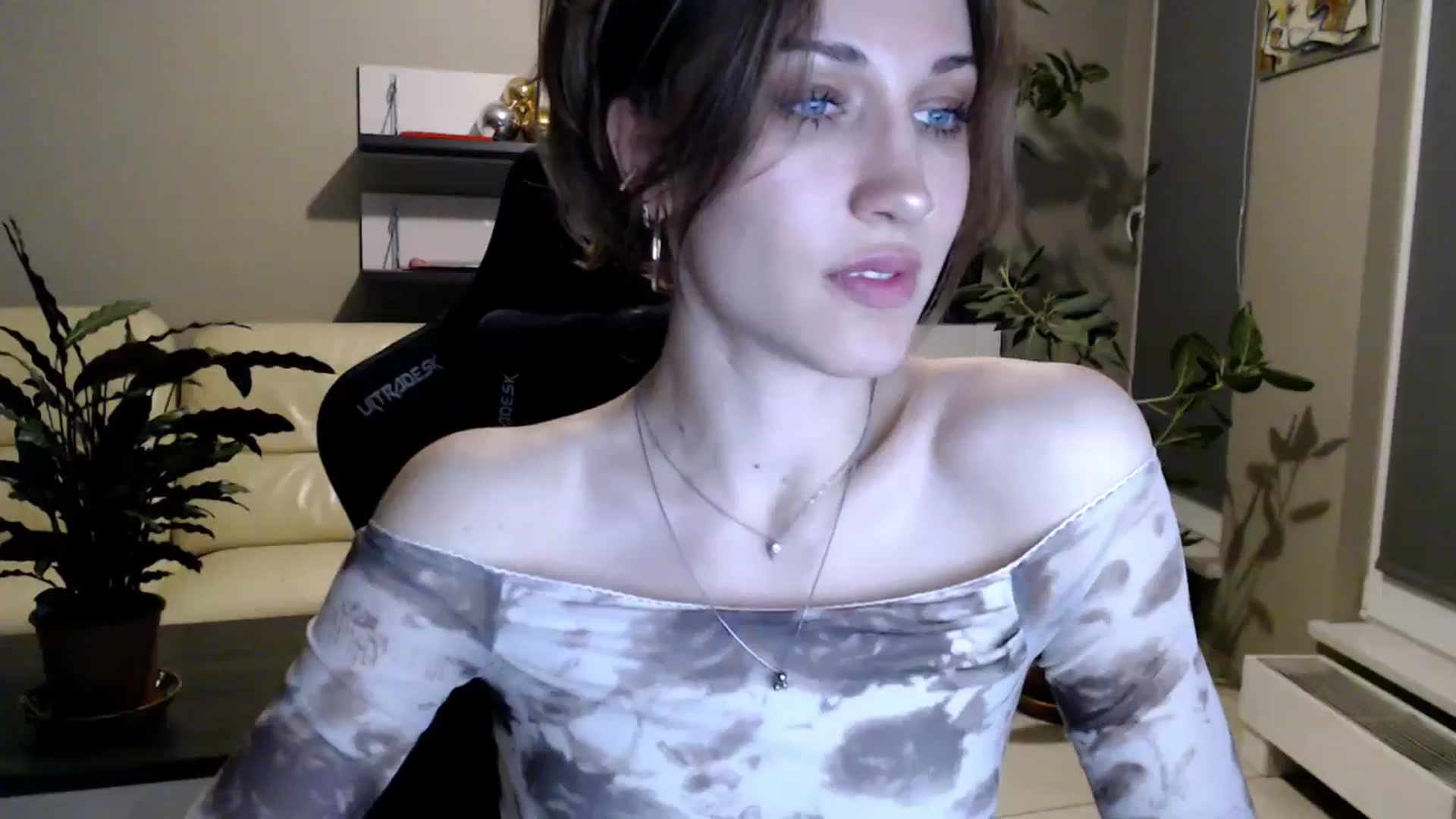 Gallery image thumbnail from GalaxyAnisia's myfreecams stream on, 04/26/2025, 23:38 image 16 of 20