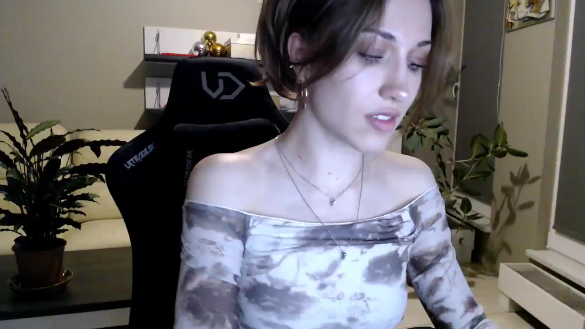 Gallery image thumbnail from GalaxyAnisia's myfreecams stream on, 04/26/2025, 23:38 image 6 of 20