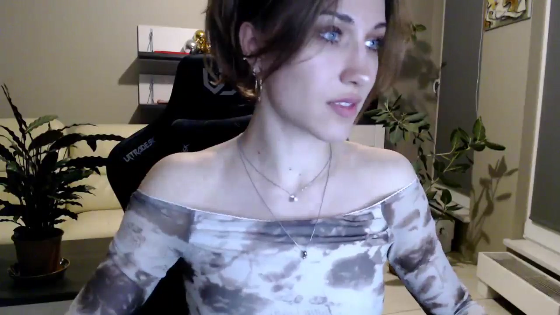 Gallery image thumbnail from GalaxyAnisia's myfreecams stream on, 04/26/2025, 23:38 image 9 of 20