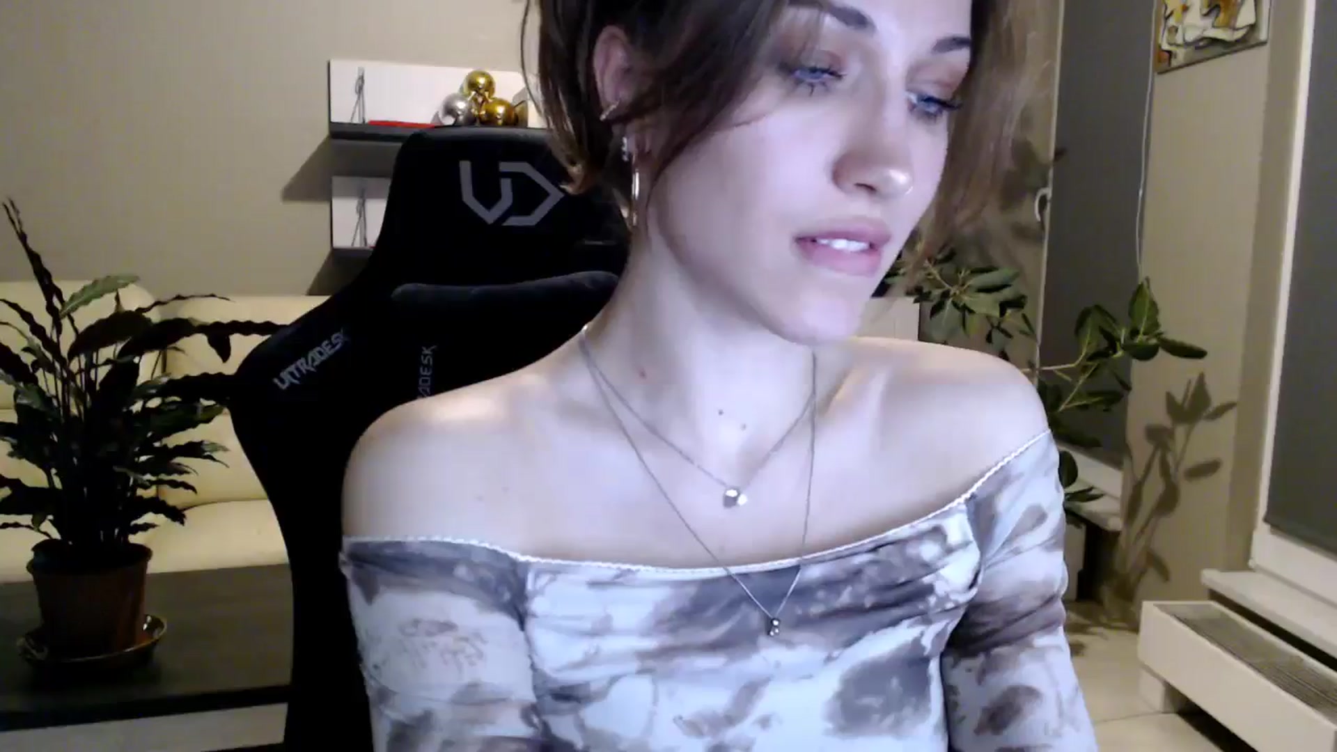 Gallery image thumbnail from GalaxyAnisia's myfreecams stream on, 04/26/2025, 23:38 image 12 of 20