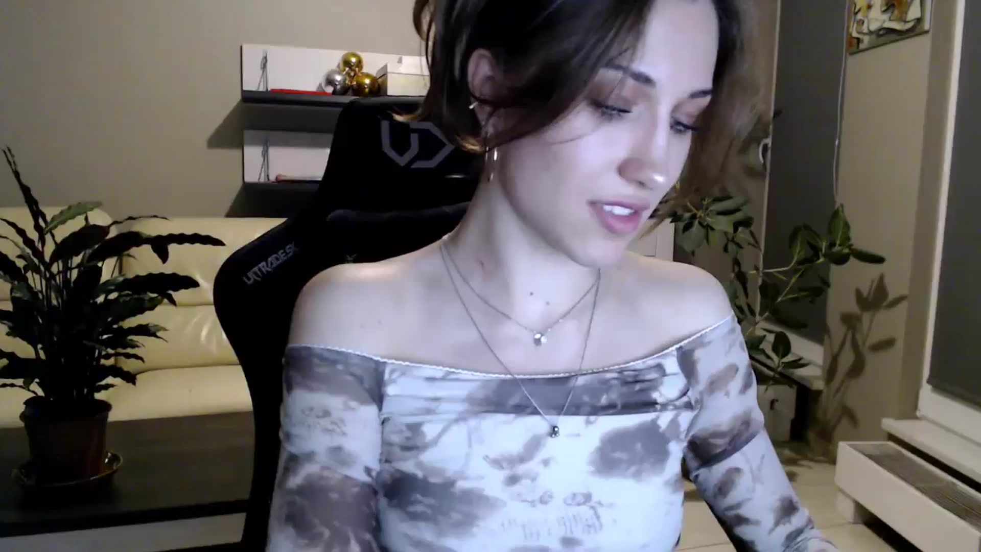 Gallery image thumbnail from GalaxyAnisia's myfreecams stream on, 04/26/2025, 23:38 image 1 of 20