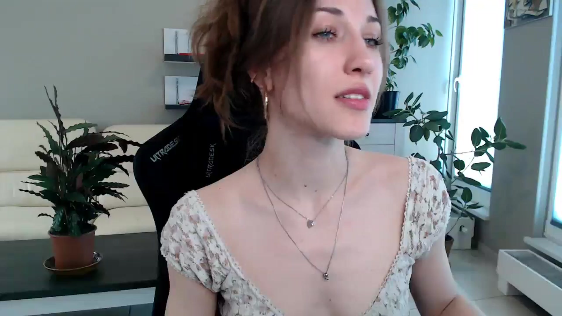 Gallery image thumbnail from GalaxyAnisia's myfreecams stream on, 04/27/2025, 13:04 image 12 of 20