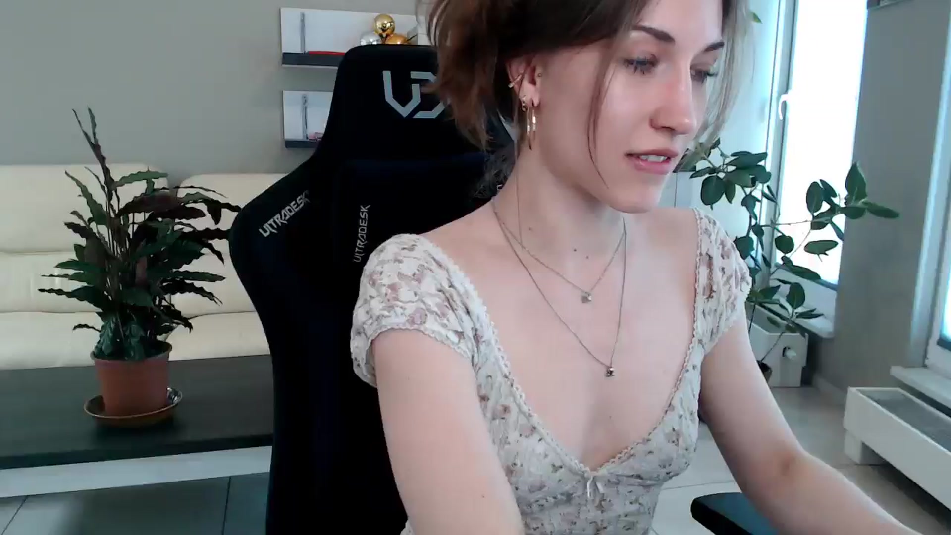 Gallery image thumbnail from GalaxyAnisia's myfreecams stream on, 04/27/2025, 13:04 image 1 of 20