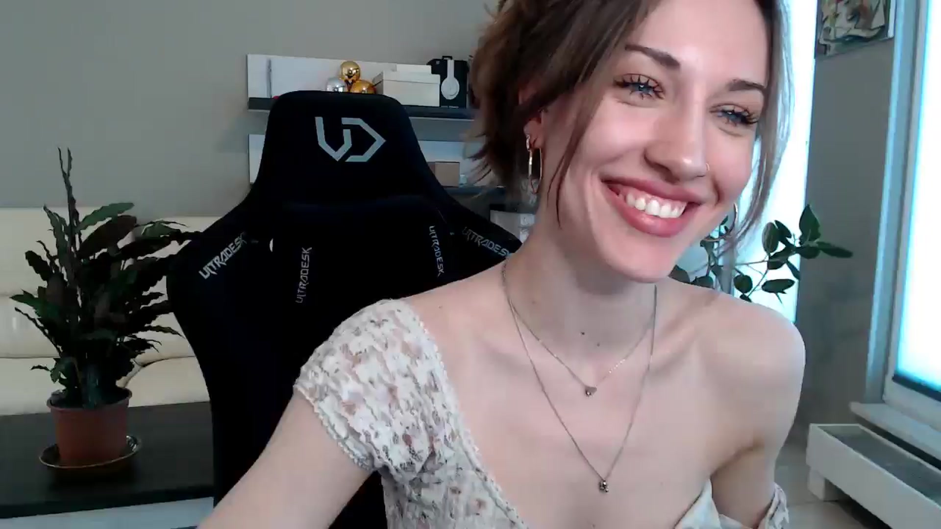 Gallery image thumbnail from GalaxyAnisia's myfreecams stream on, 04/27/2025, 14:11 image 20 of 20
