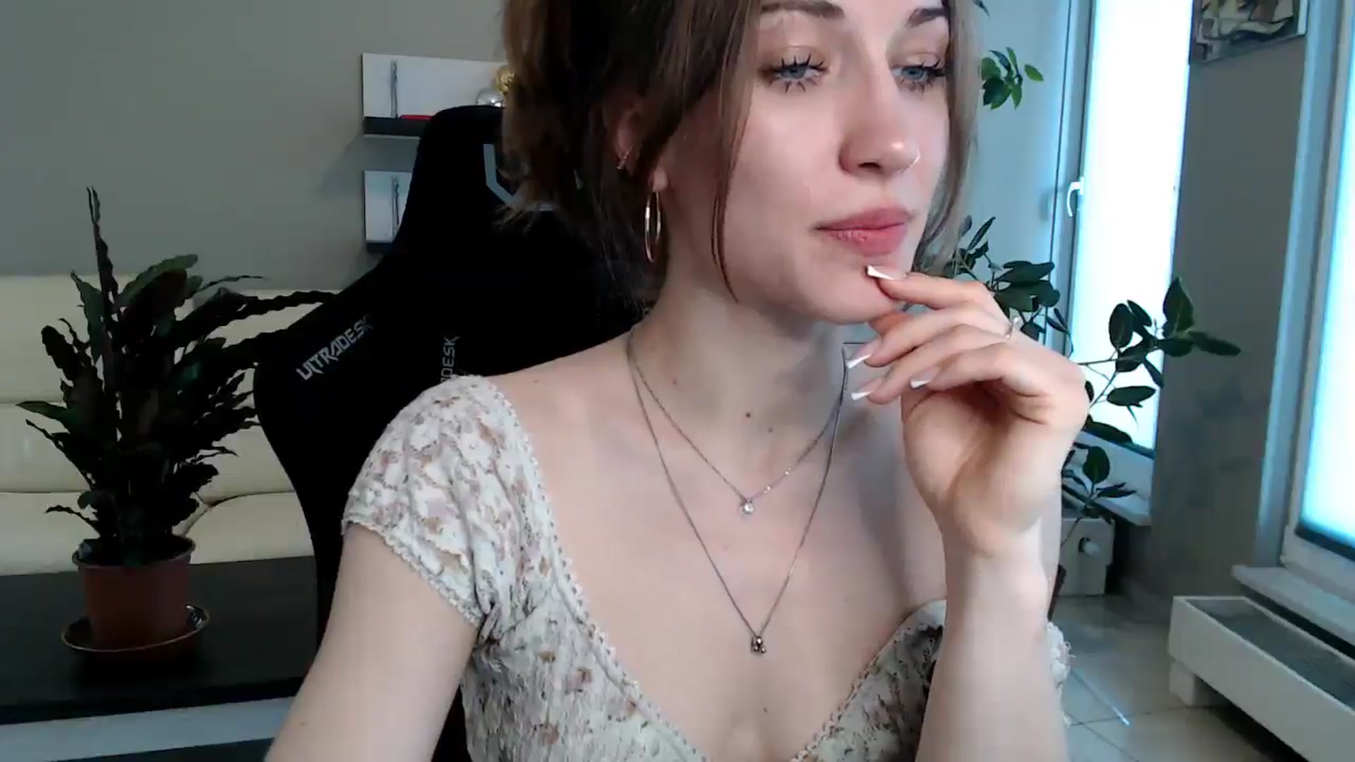 Gallery image thumbnail from GalaxyAnisia's myfreecams stream on, 04/27/2025, 15:29 image 16 of 20