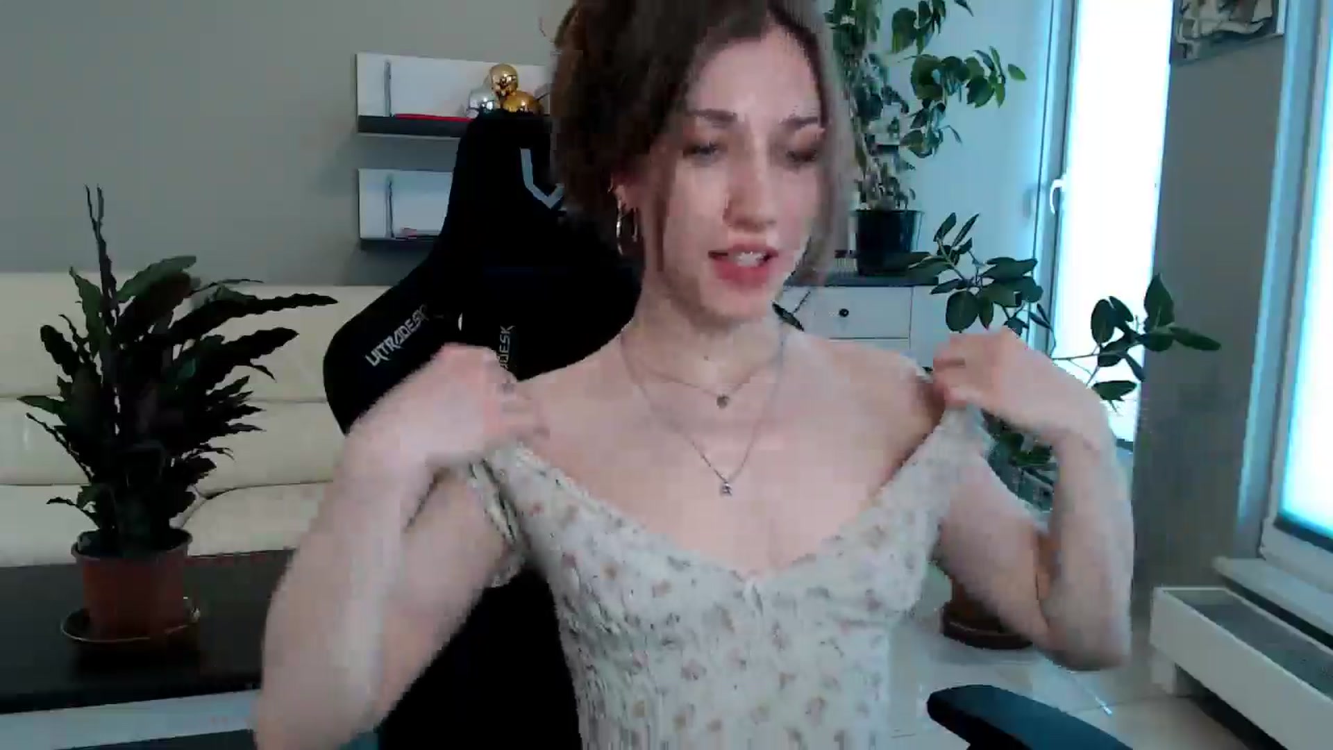 Gallery image thumbnail from GalaxyAnisia's myfreecams stream on, 04/27/2025, 15:29 image 9 of 20