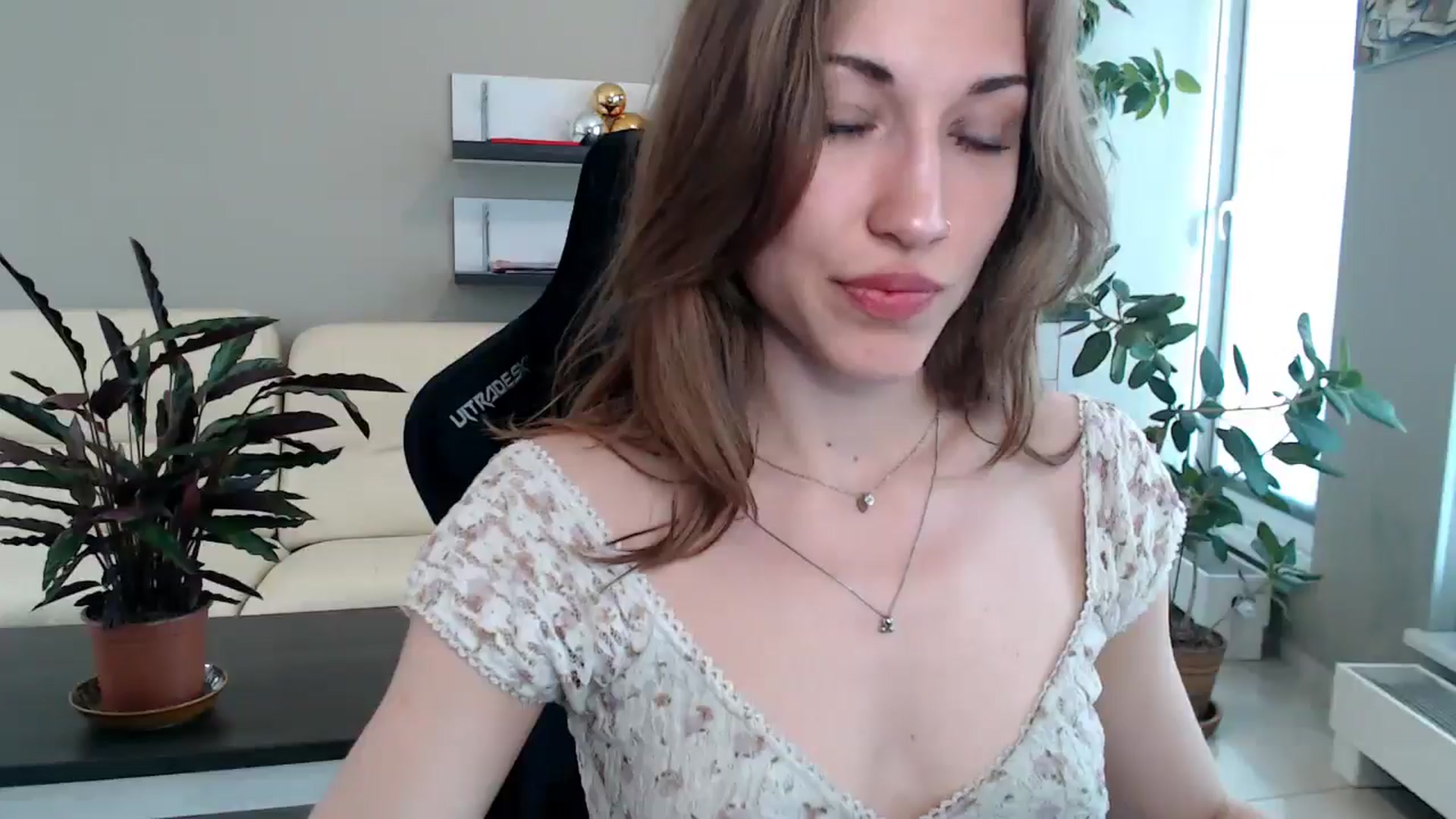 Gallery image thumbnail from GalaxyAnisia's myfreecams stream on, 05/06/2025, 14:52 image 11 of 20